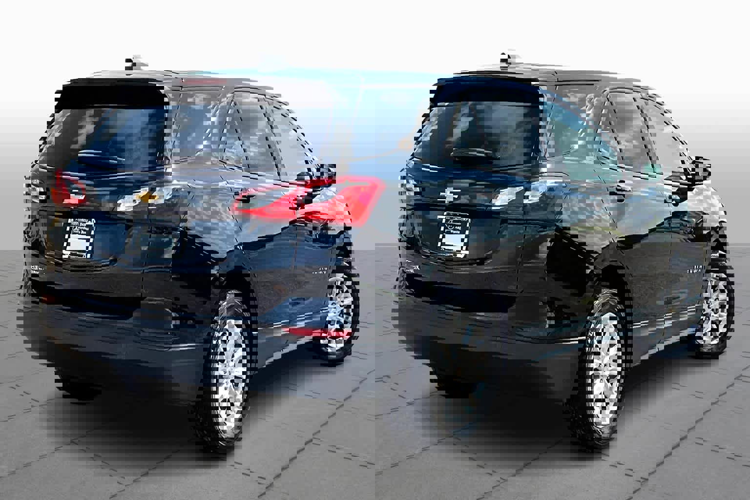 Used 2019 Chevrolet Equinox LS w/ LS Convenience Package image 13