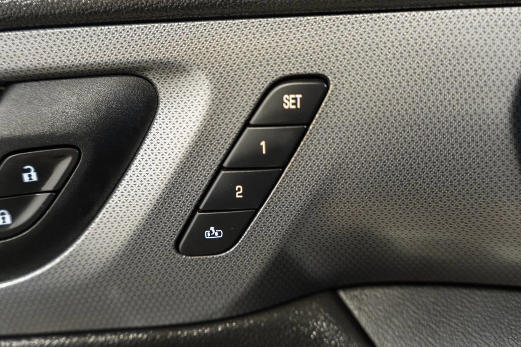 Used 2021 Chevrolet Traverse Premier w/ Redline Edition AWD/4WD image 45