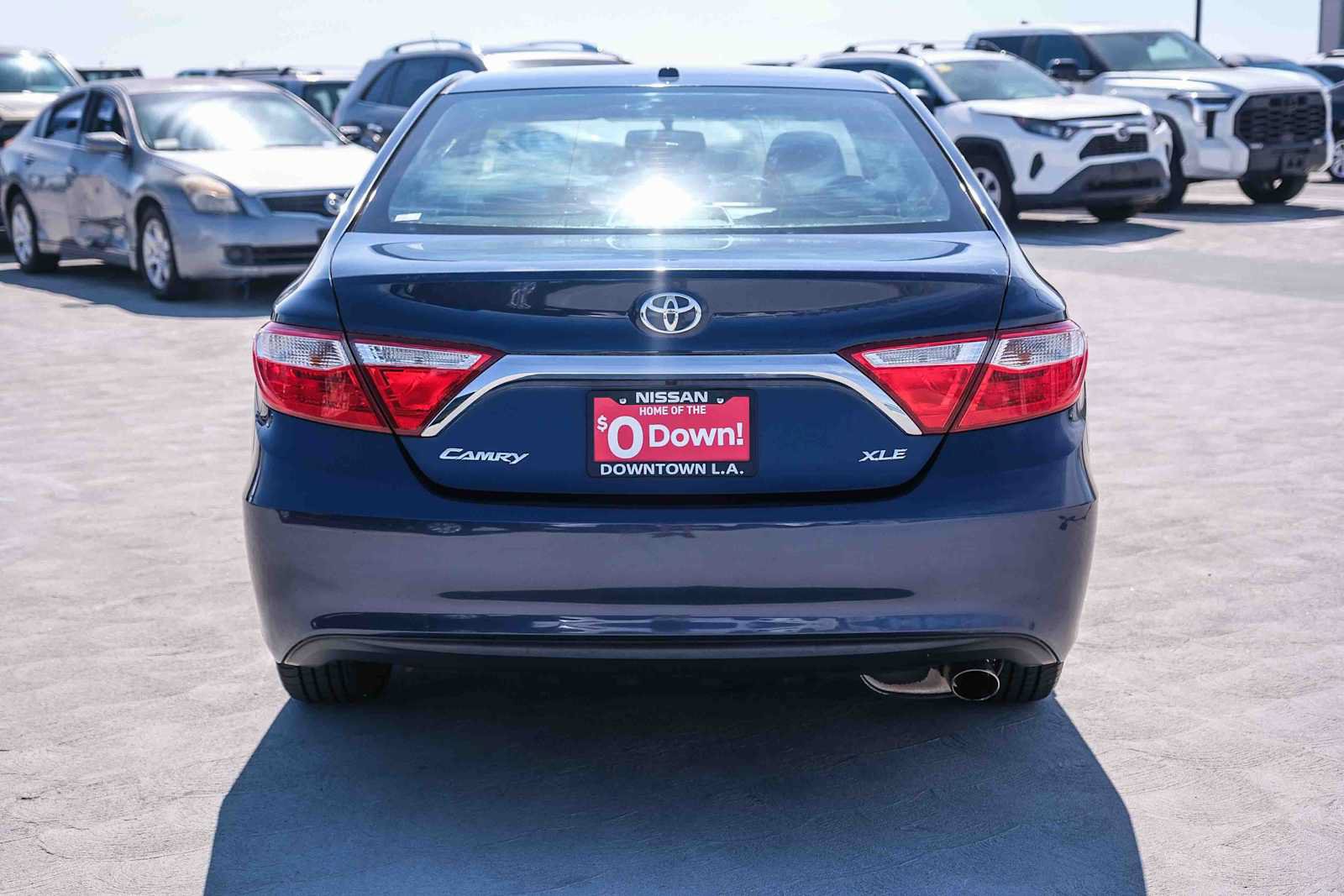 Used 2017 Toyota Camry XLE w/ Convenience Package FWD image 5
