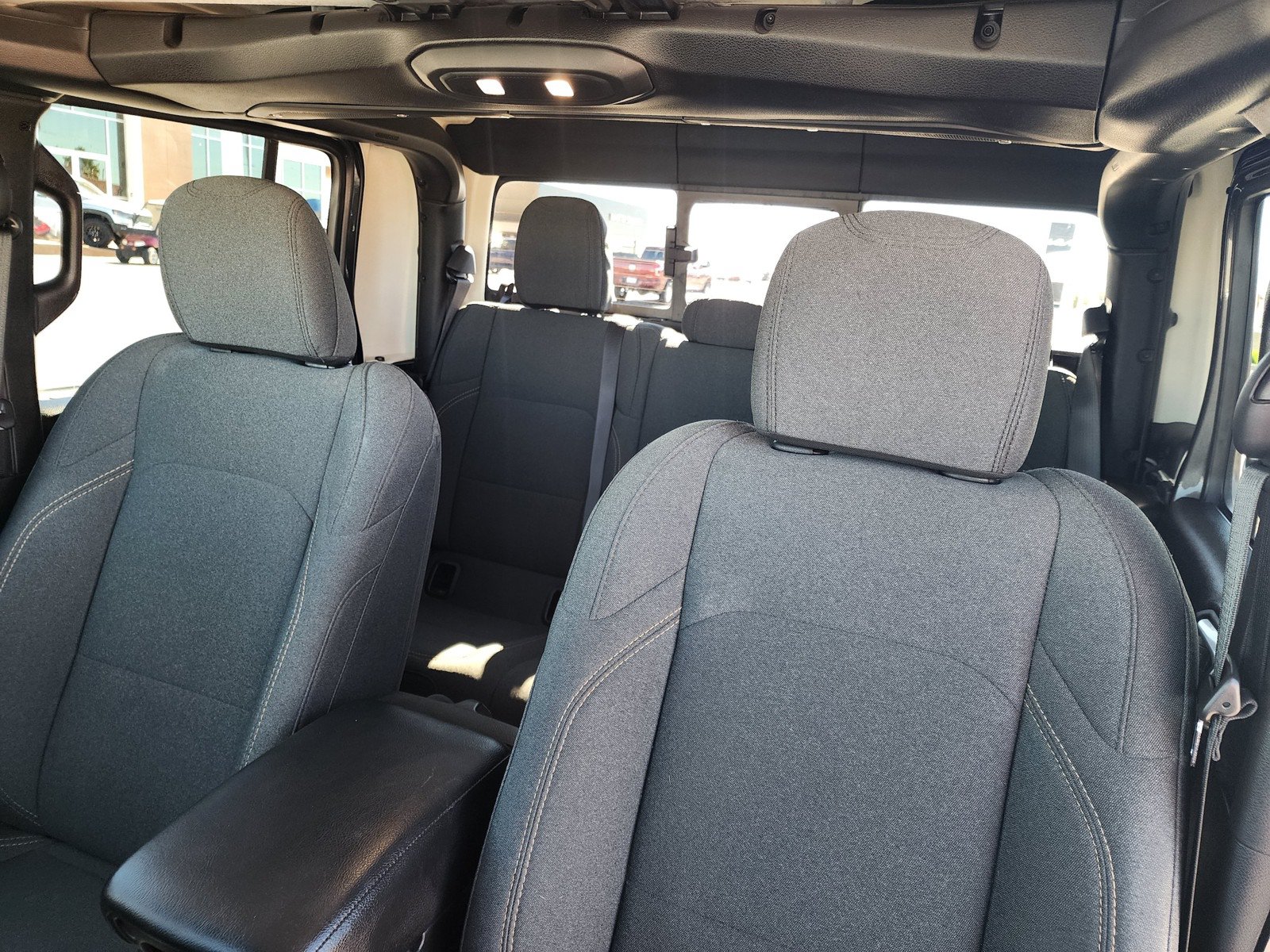 Used 2025 Jeep Gladiator Sport AWD/4WD image 16