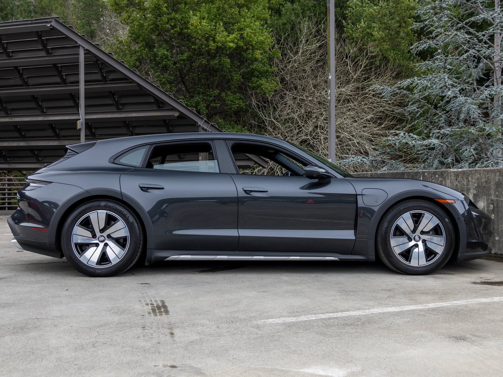 Certified 2023 Porsche Taycan 4 Cross Turismo image 12