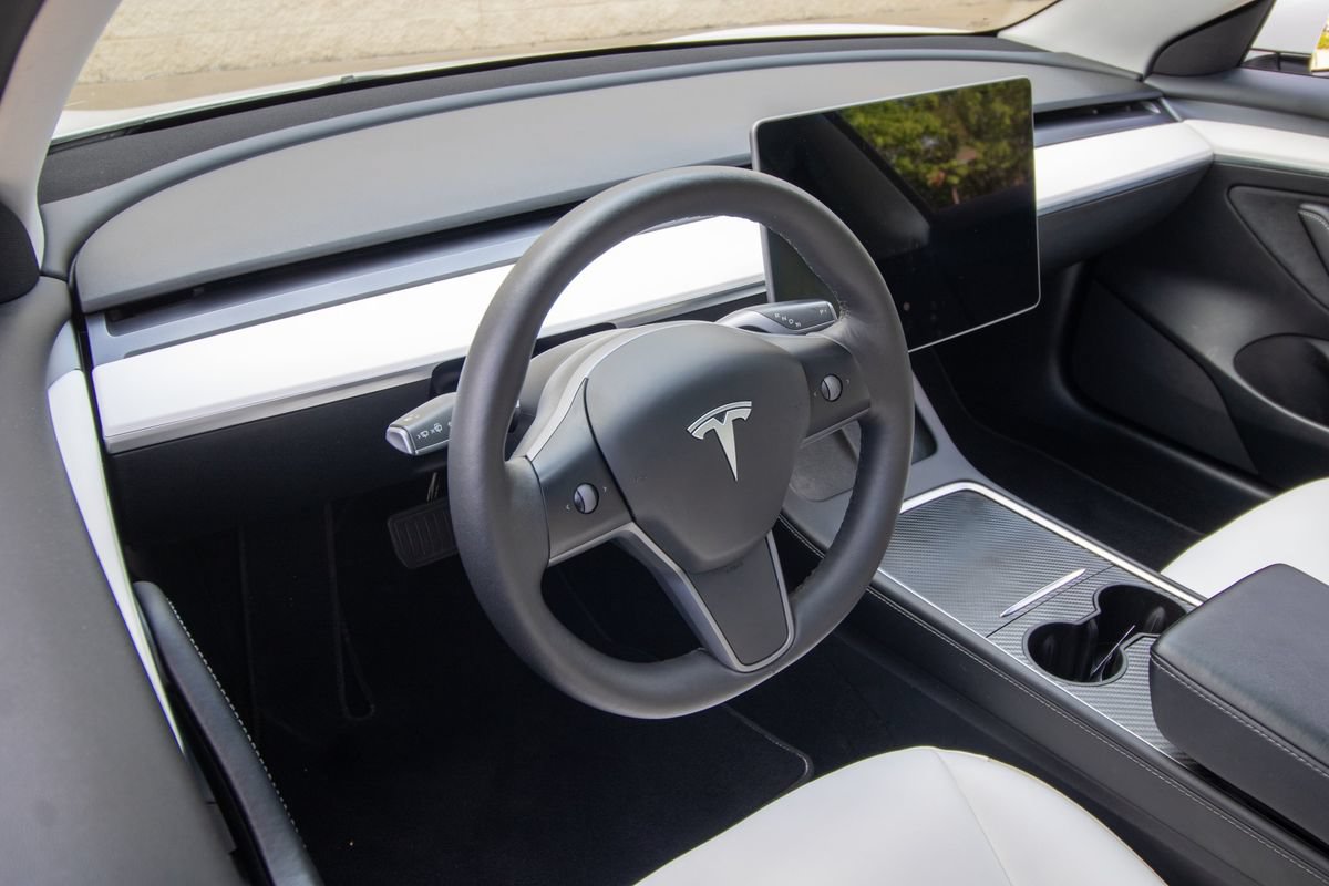 Used 2022 Tesla Model 3 Long Range AWD/4WD image 12