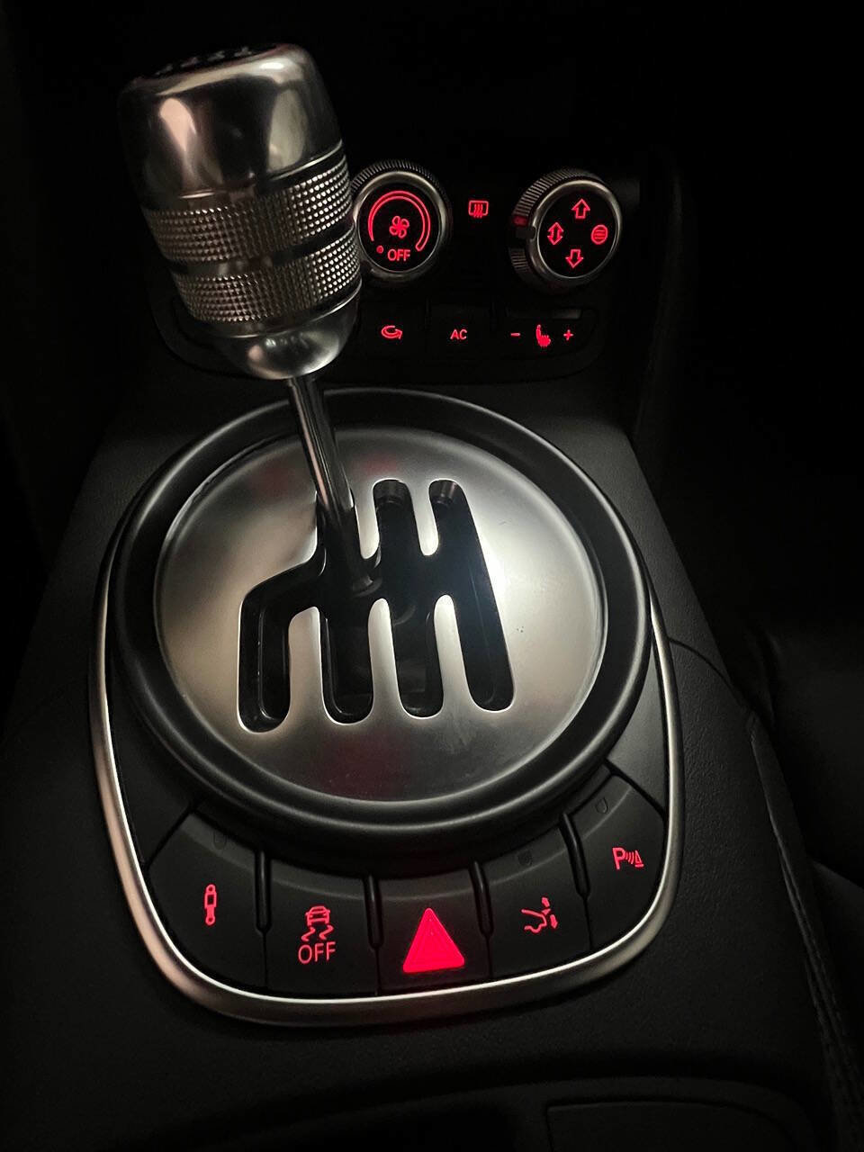 Used 2011 Audi R8 V10 AWD/4WD image 40