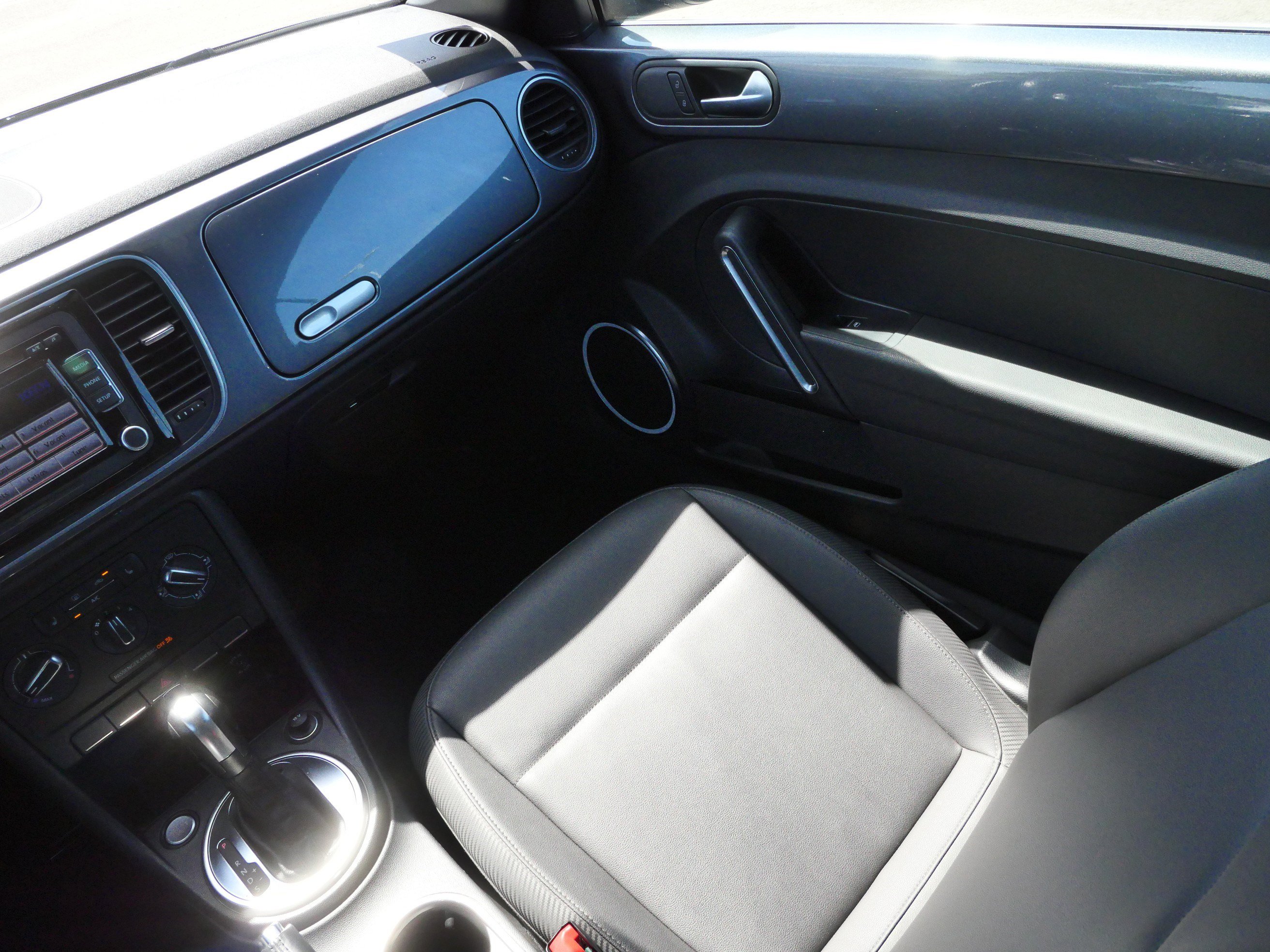 Used 2013 Volkswagen Beetle 2.5 FWD image 11