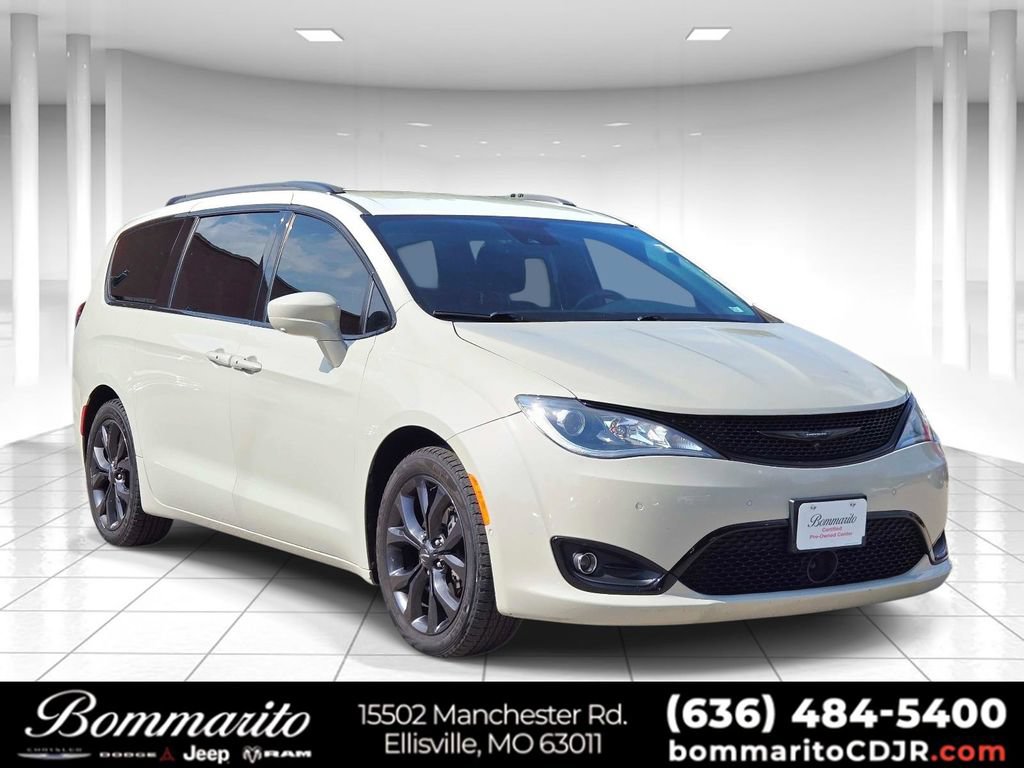 Used 2019 Chrysler Pacifica Touring-L Plus w/ Advanced Safetytec Group FWD image 1
