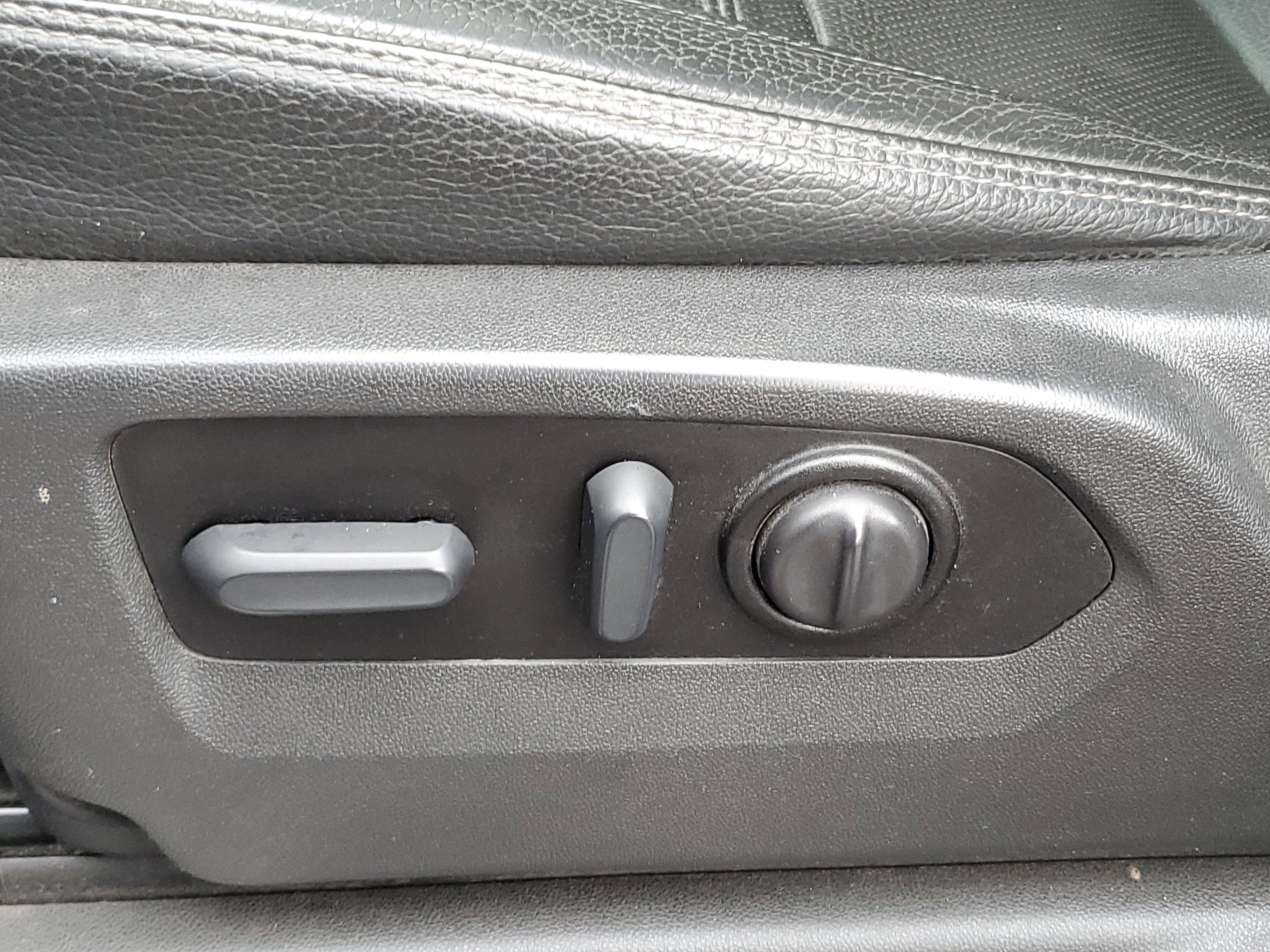 Used 2022 GMC Sierra 3500 Denali w/ Denali Ultimate Package image 31