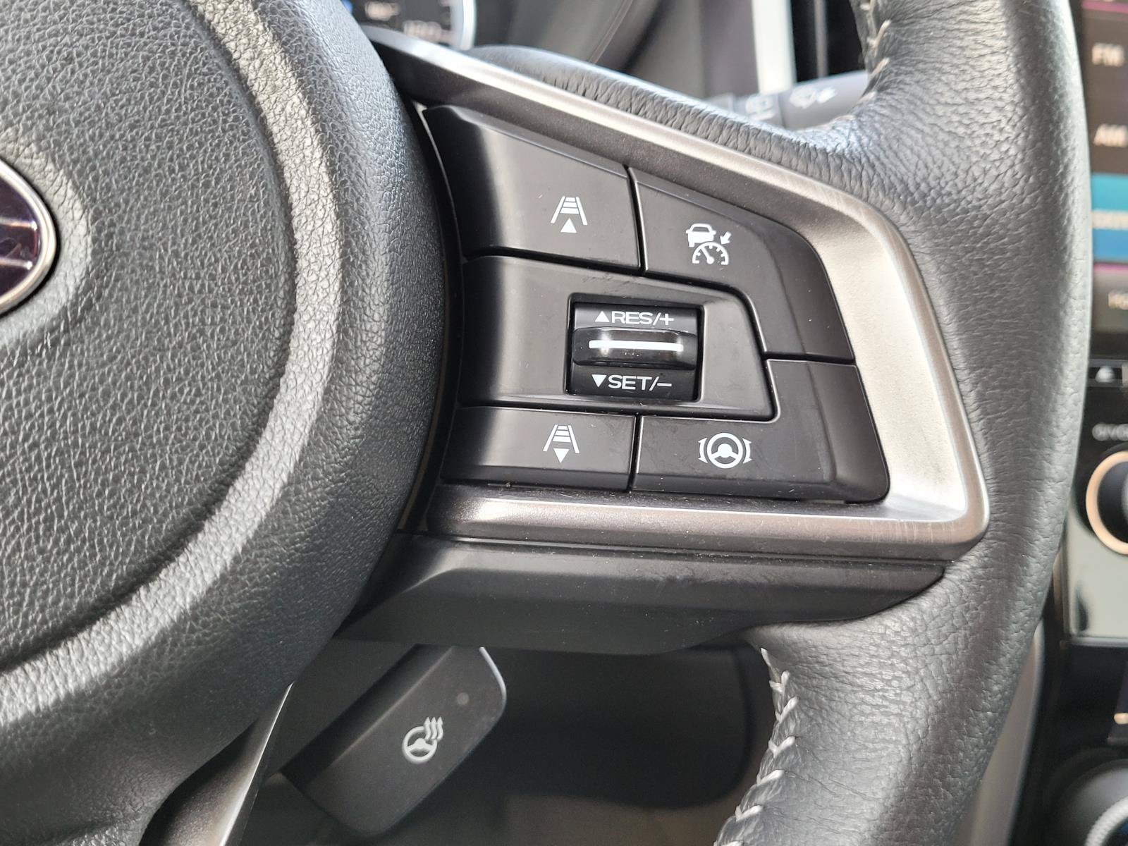 Used 2022 Subaru Ascent Limited w/ Technology Package AWD/4WD image 8