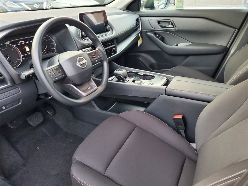 New 2025 Nissan Rogue S image 7