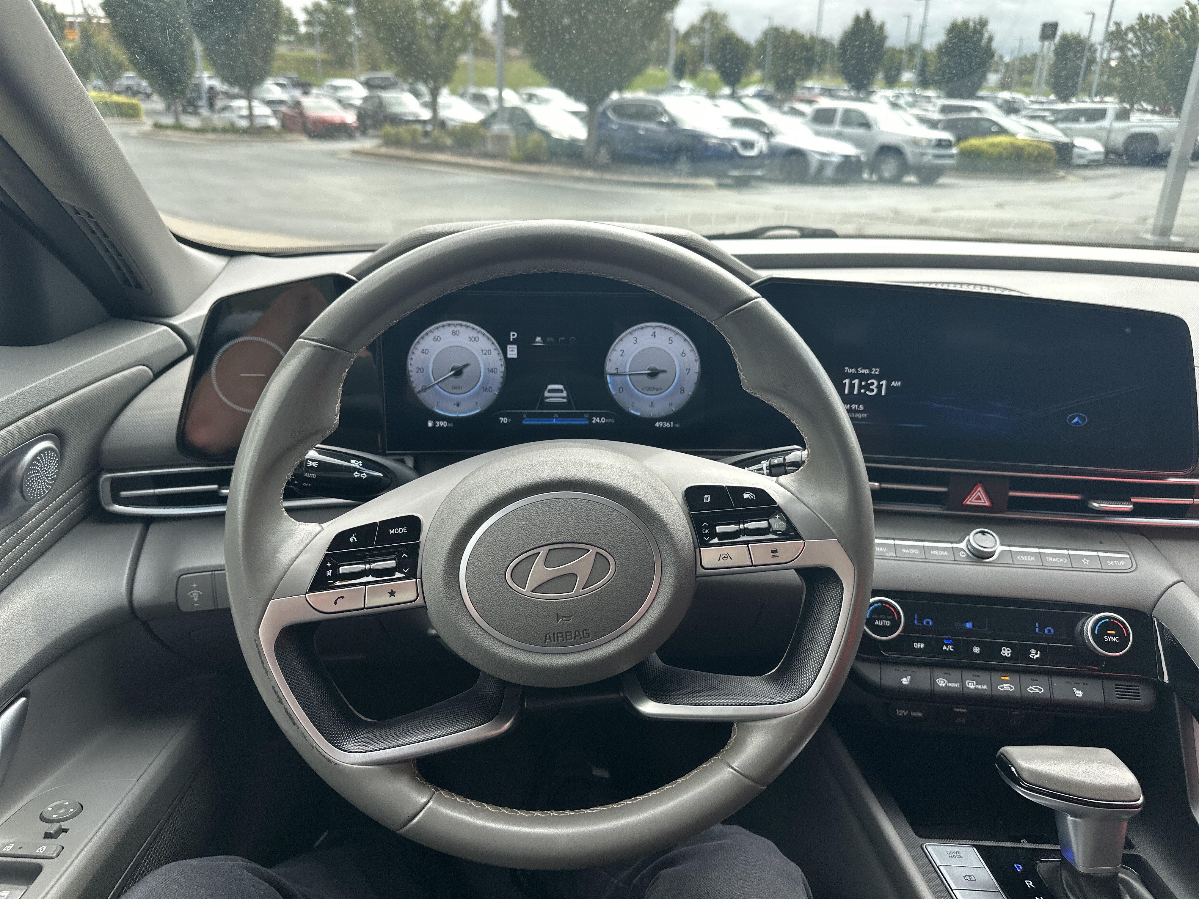 Used 2025 Hyundai Elantra SEL FWD image 16