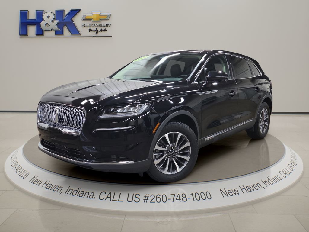 Used 2023 Lincoln Nautilus AWD image 3