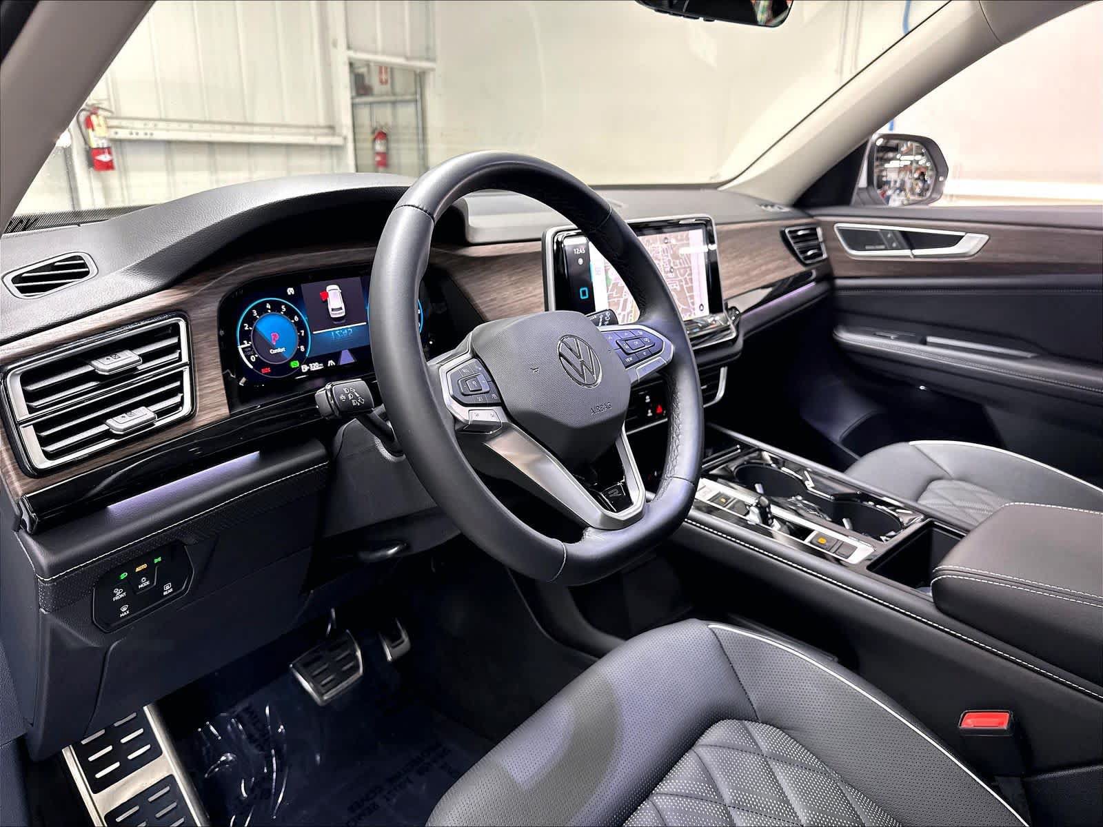 Certified 2026 Volkswagen Atlas SEL Premium R-Line AWD/4WD image 20