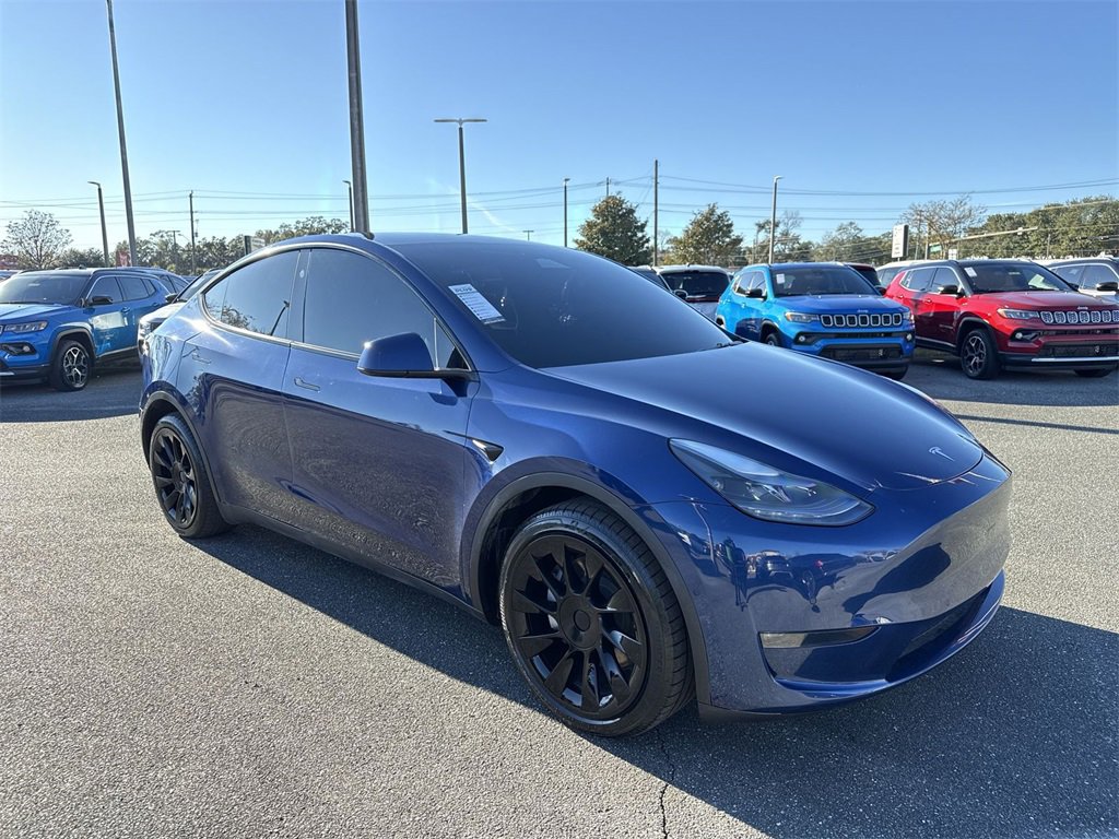Used 2023 Tesla Model Y Long Range image 1
