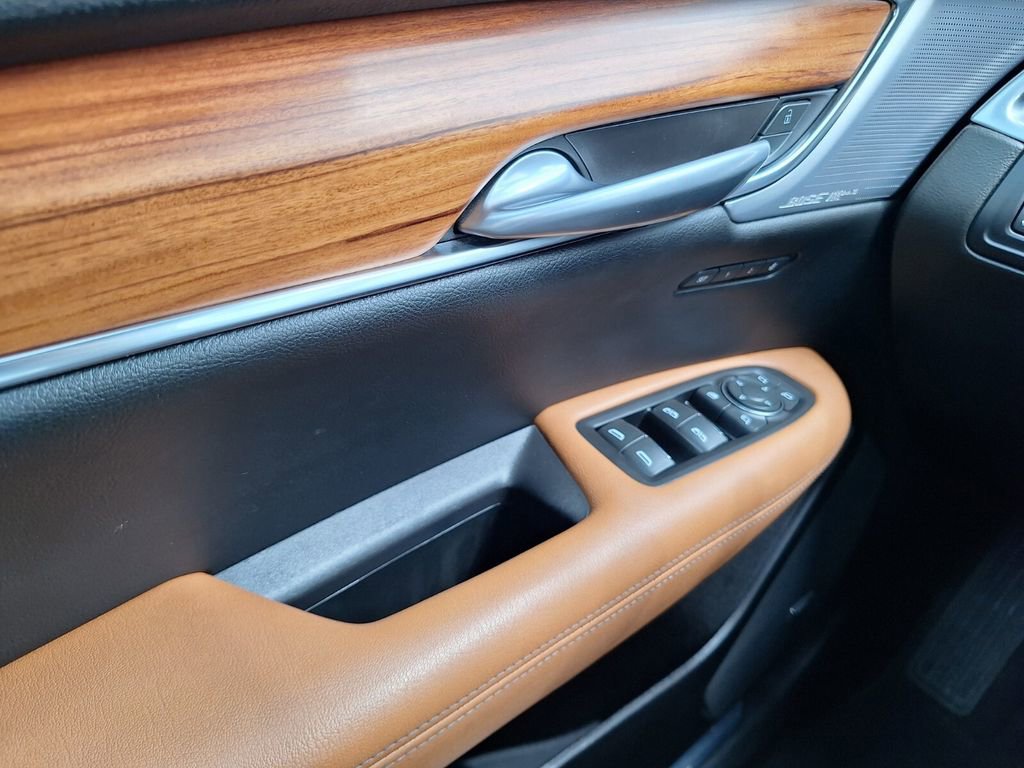 Certified 2023 Cadillac XT5 Premium Luxury w/ Technology Package image 19