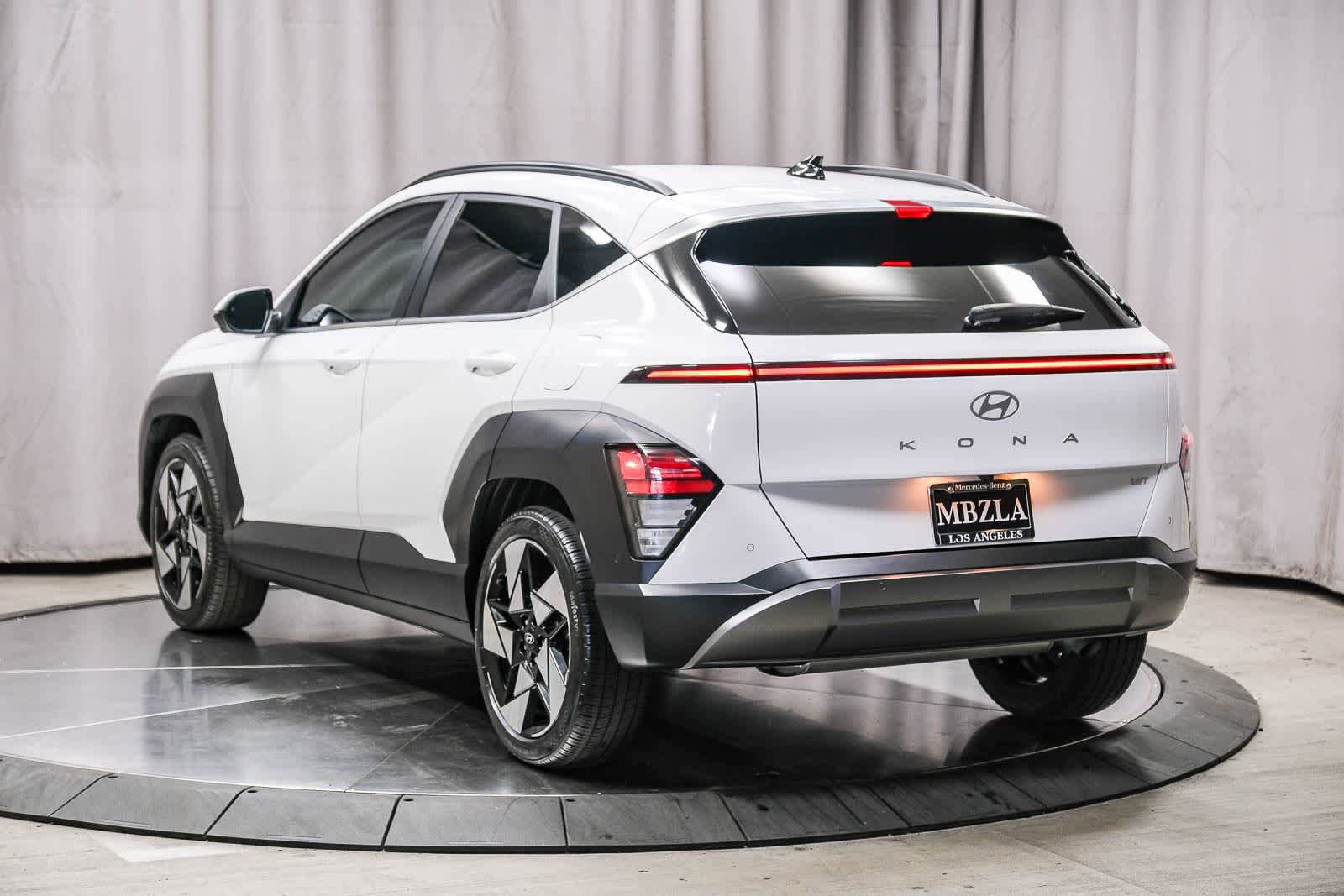 Used 2024 Hyundai Kona Limited FWD video 2