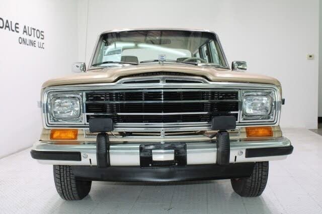 Used 1989 Jeep Grand Wagoneer image 11