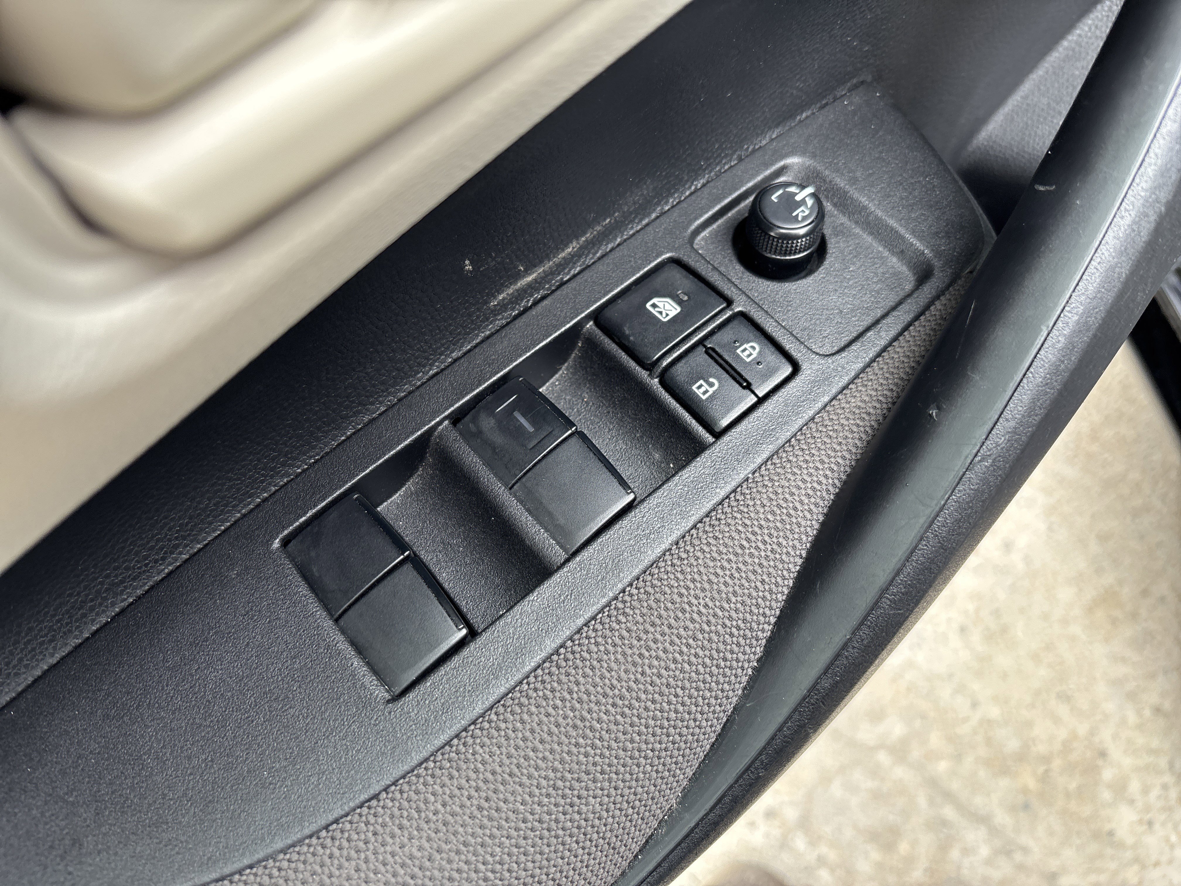 Used 2025 Toyota Corolla LE FWD image 19