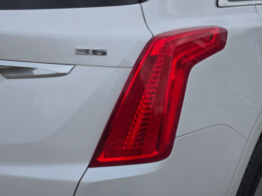 Used 2017 Cadillac XT5 FWD image 12