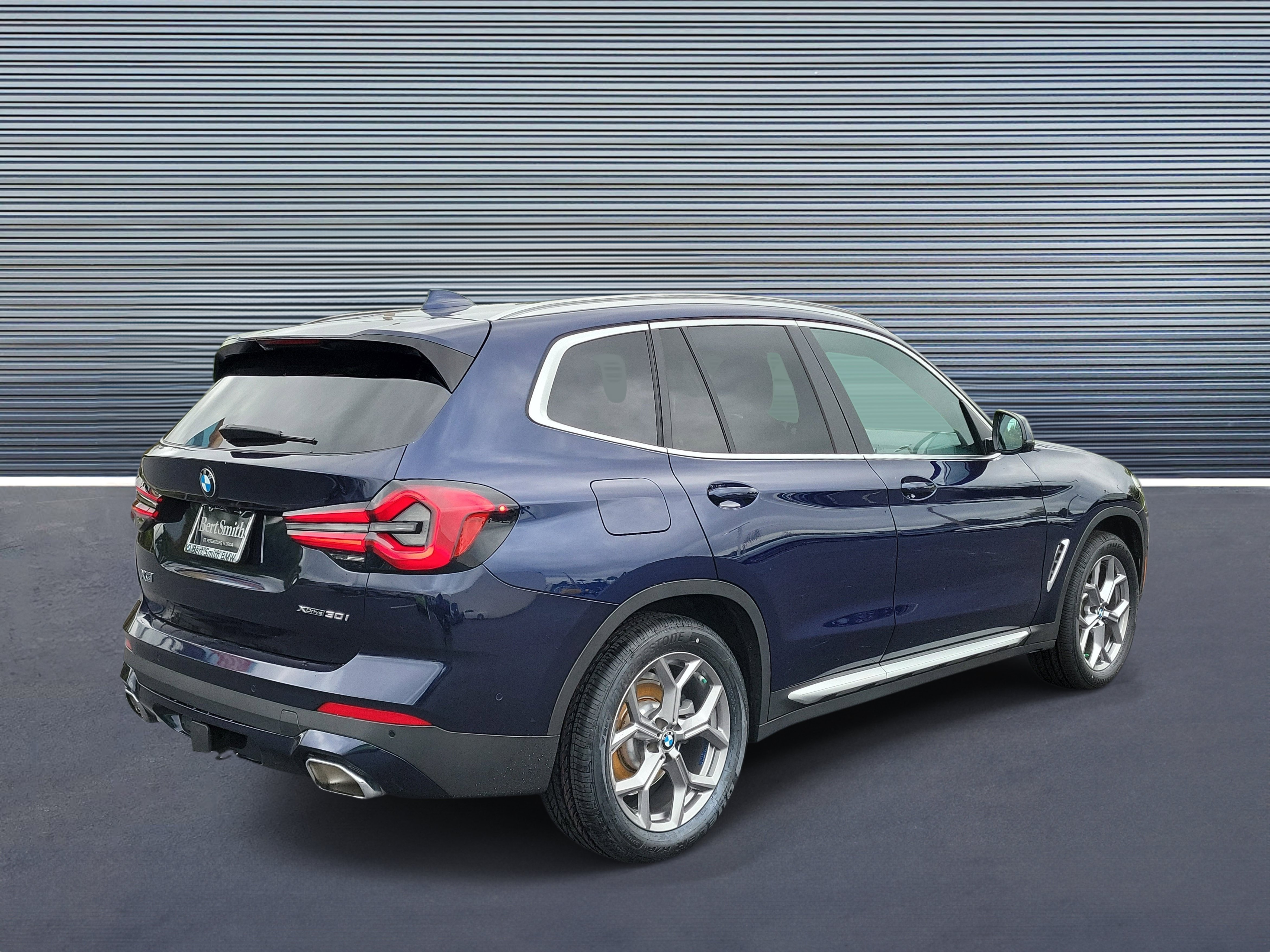 Used 2023 BMW X3 xDrive30i w/ Premium Package AWD/4WD image 3