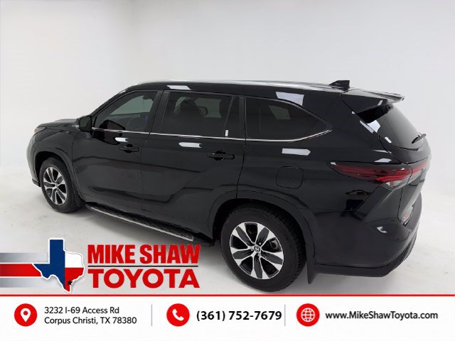 Used 2024 Toyota Highlander XLE FWD image 37