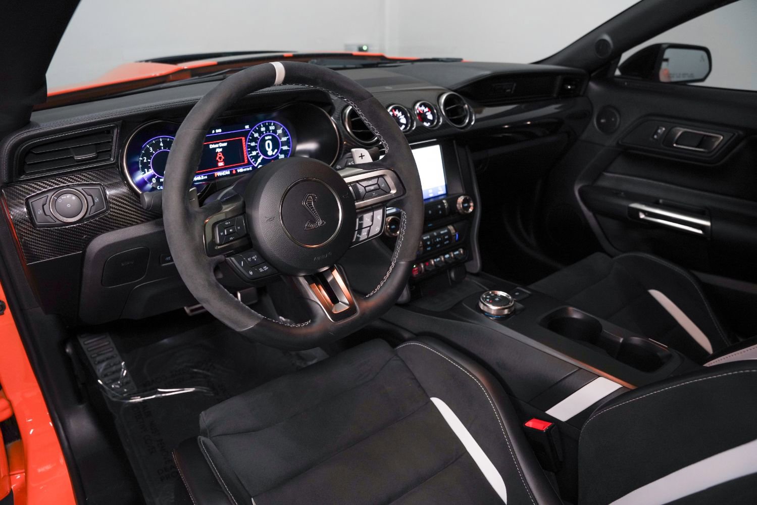 Used 2020 Ford Mustang Shelby GT500 w/ Carbon Fiber Track Pack image 43
