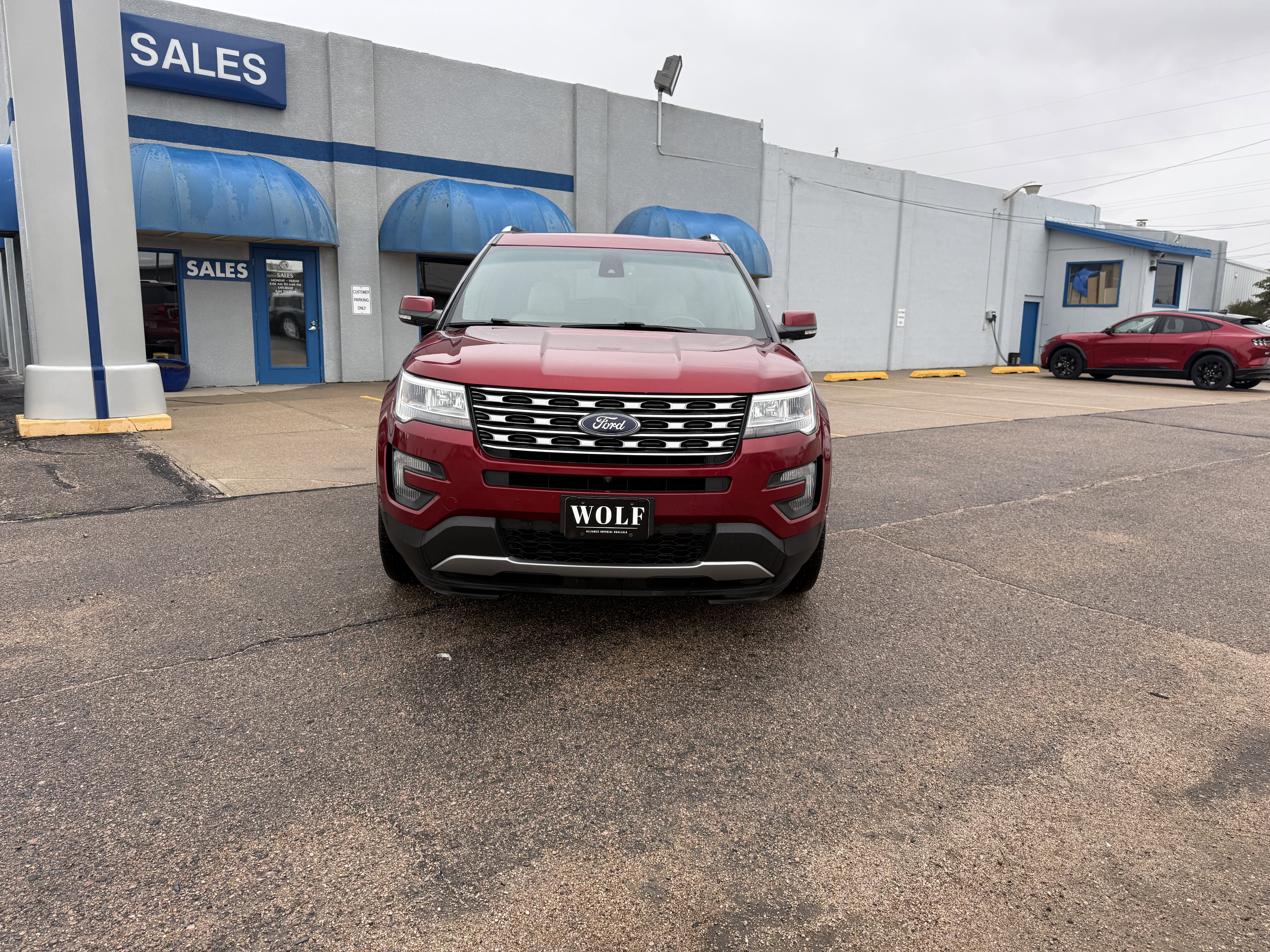 Used 2016 Ford Explorer Limited w/ Equipment Group 301A AWD/4WD image 2