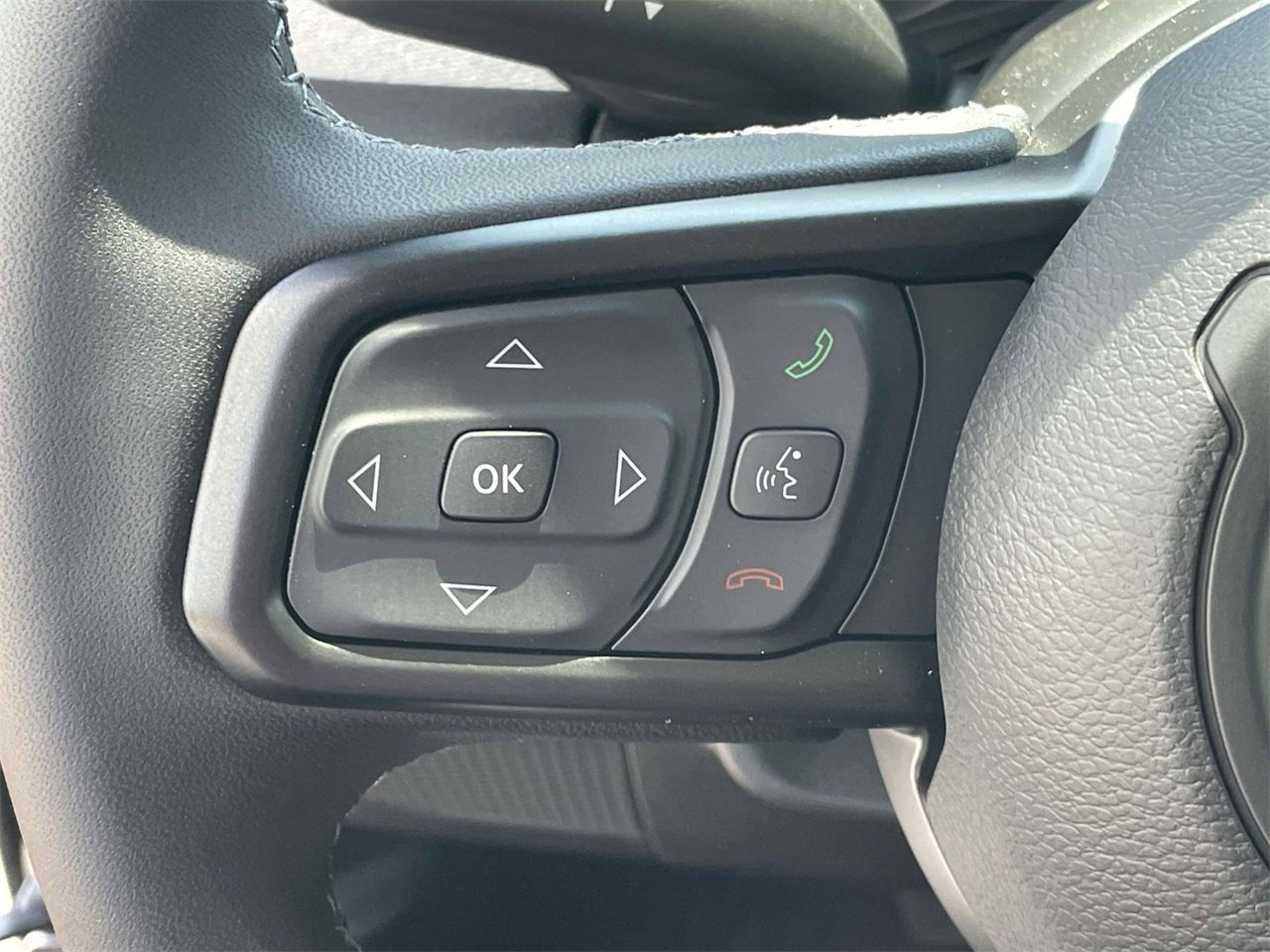 New 2025 Jeep Gladiator Sport image 13