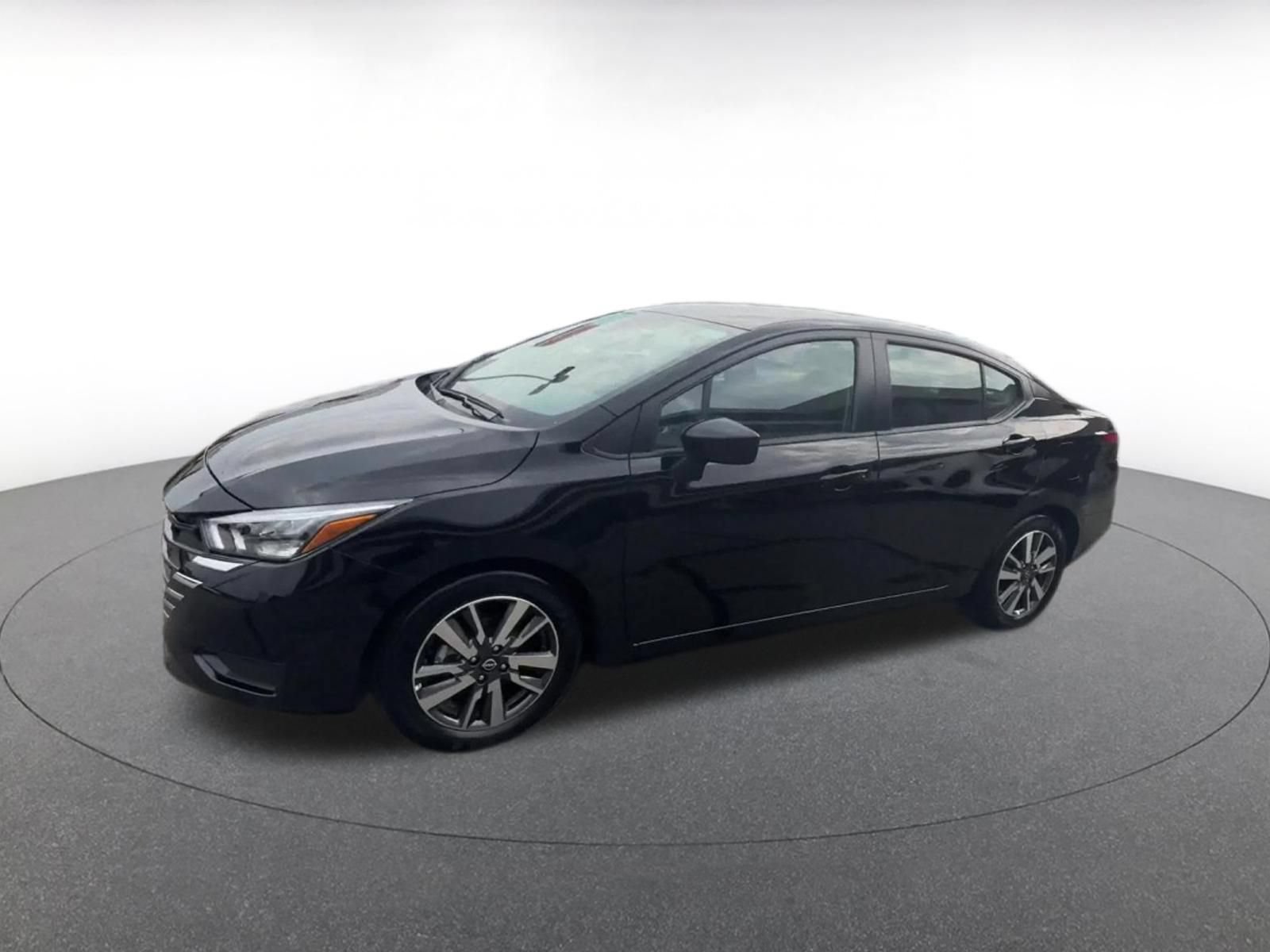 Used 2025 Nissan Versa SV FWD image 7