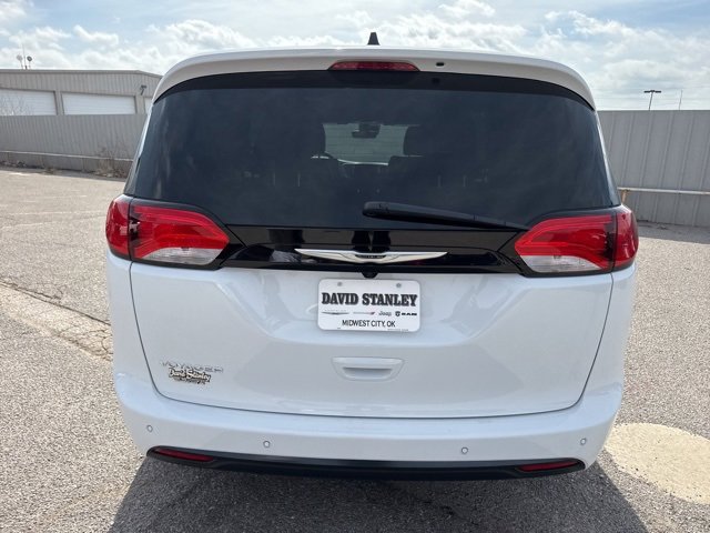 New 2026 Chrysler Voyager LX image 5