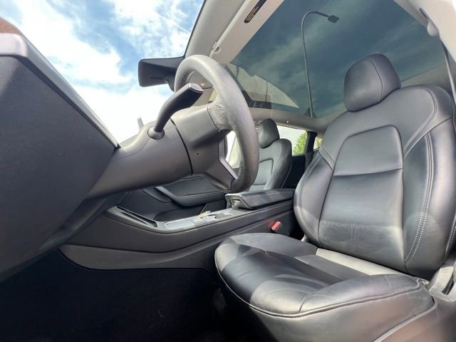 Used 2022 Tesla Model Y Performance AWD/4WD image 18