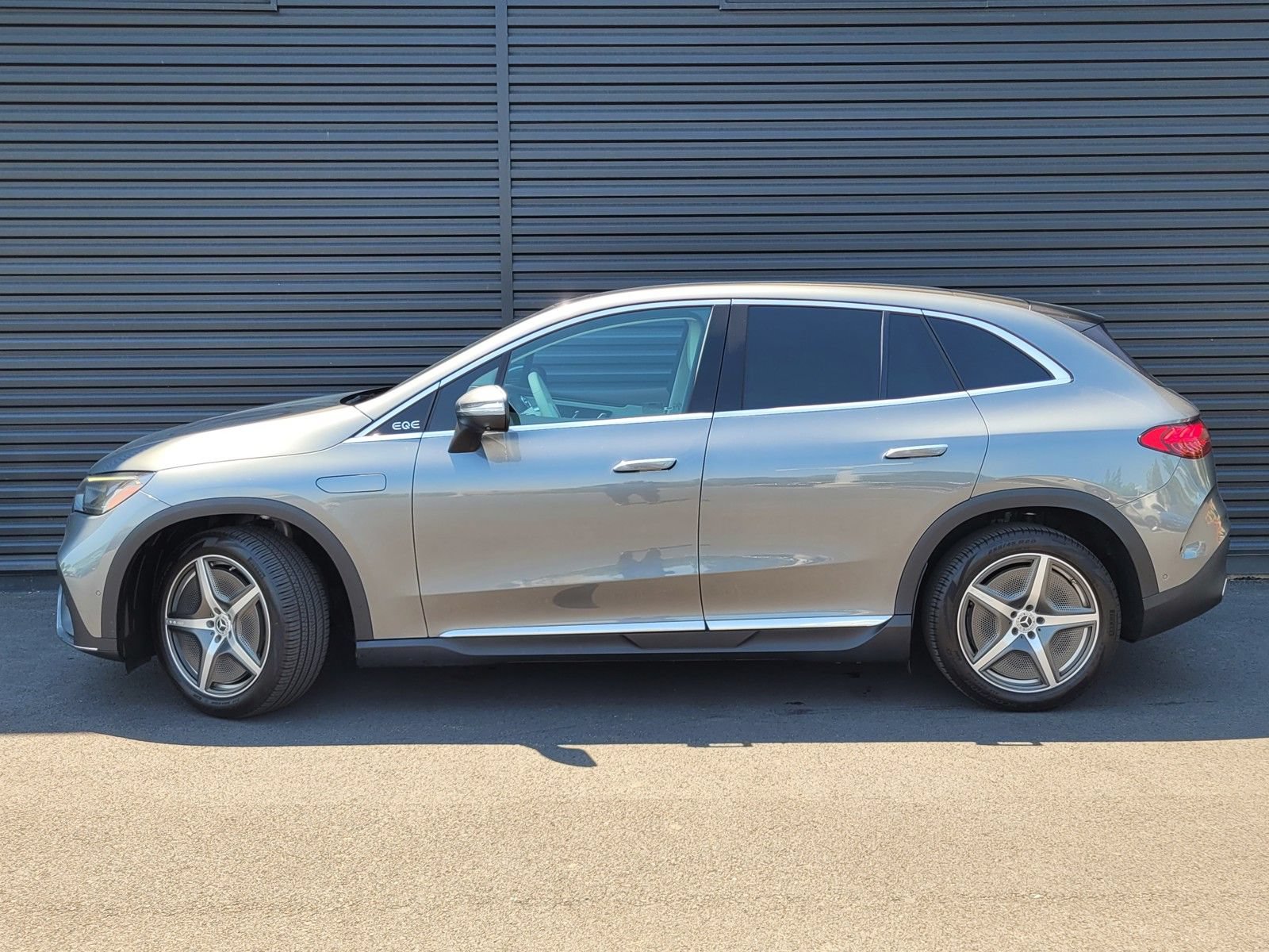 Used 2023 Mercedes-Benz EQE 350+ SUV w/ AMG Line Exterior Package image 2