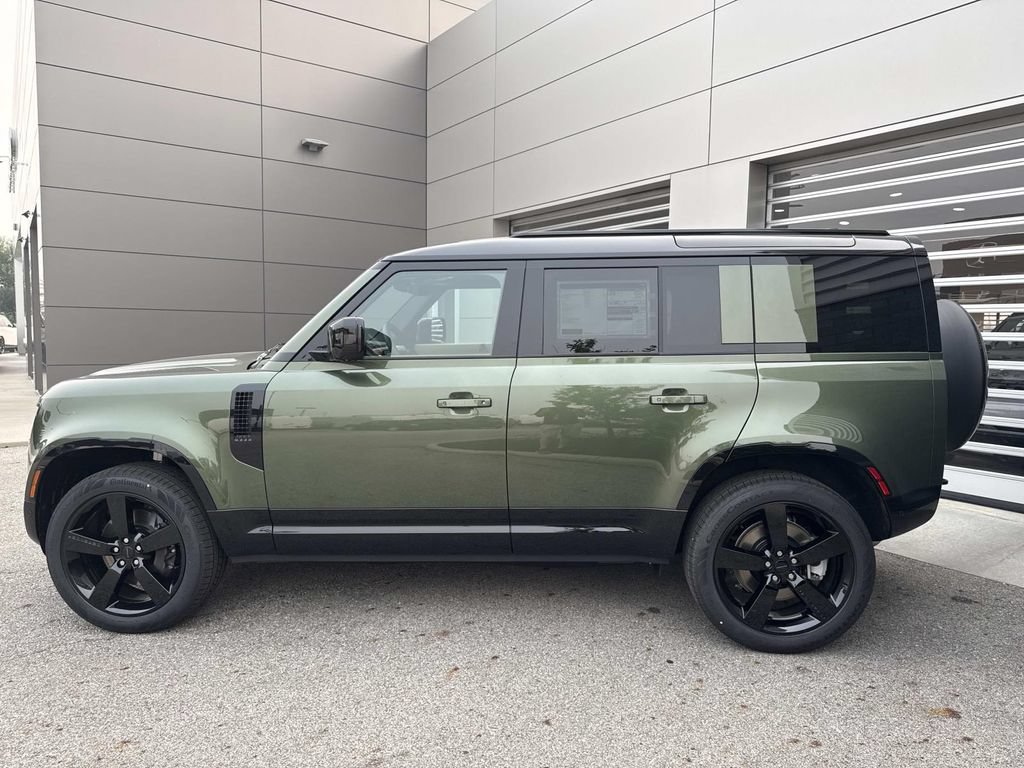 New 2026 Land Rover Defender 110 X-Dynamic SE AWD/4WD image 4