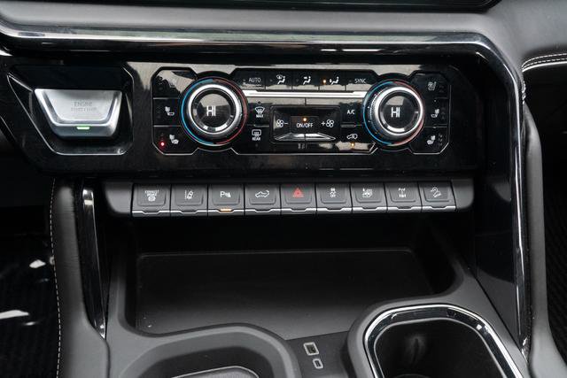 Used 2025 GMC Sierra 2500 AT4X image 23