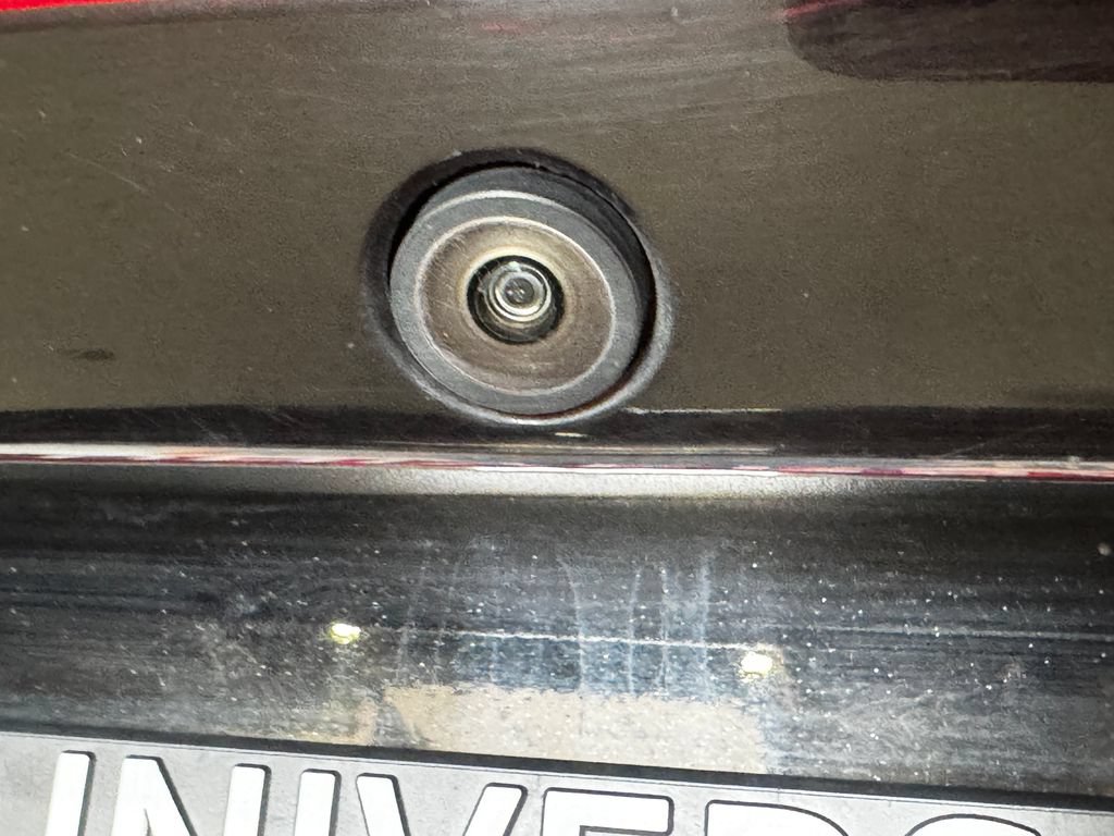 Used 2024 Chrysler Pacifica Limited FWD image 27