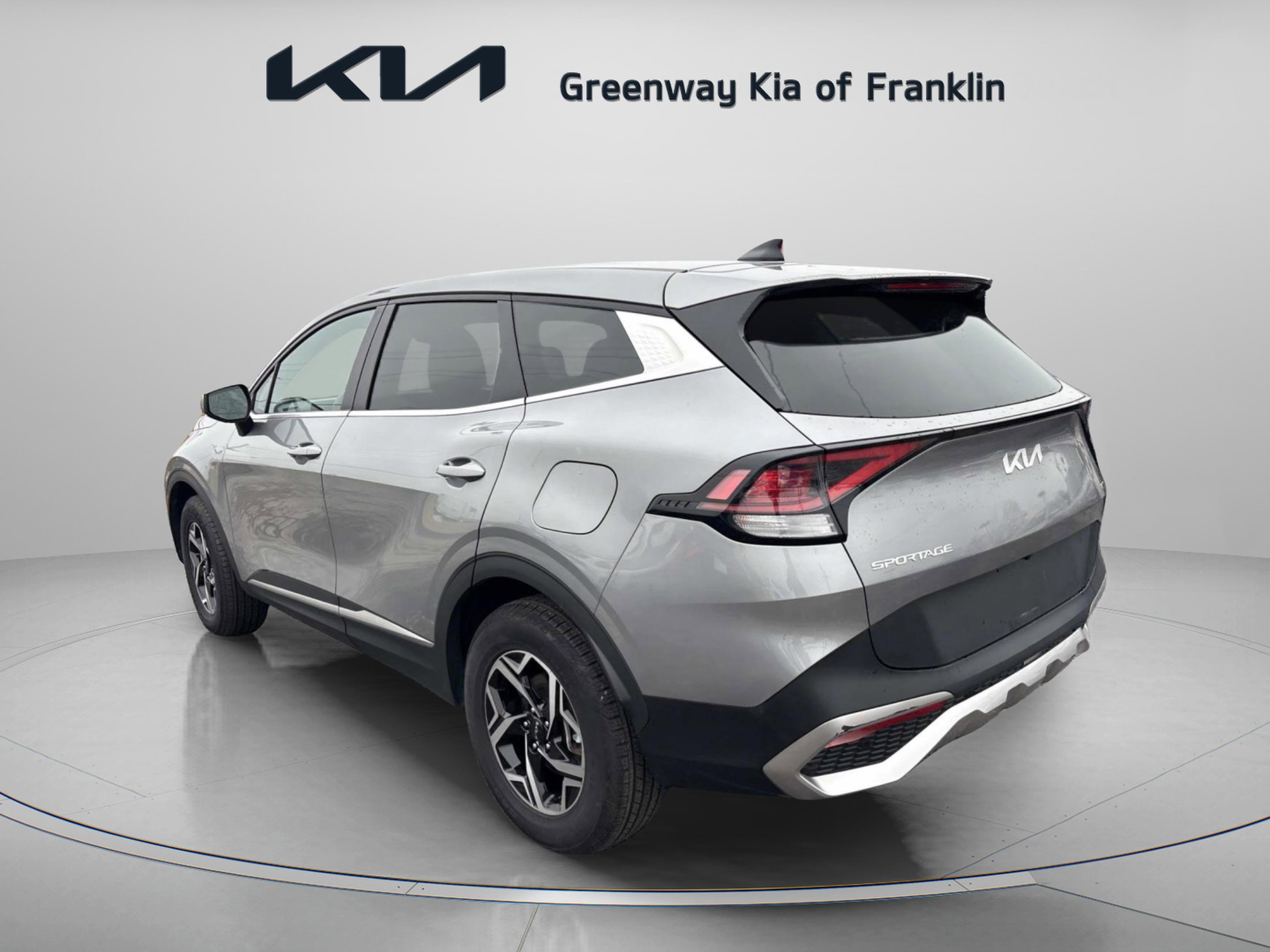 Used 2023 Kia Sportage LX image 5