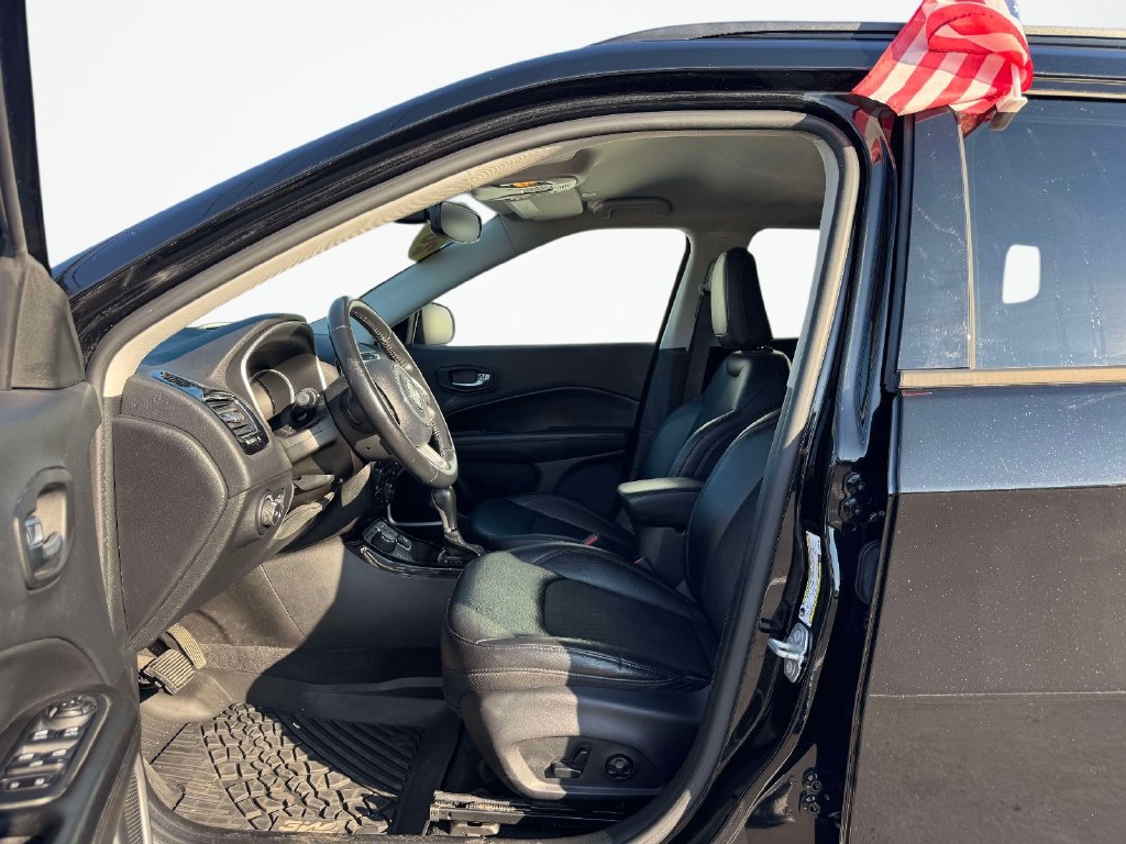 Used 2019 Jeep Compass Latitude AWD/4WD image 16