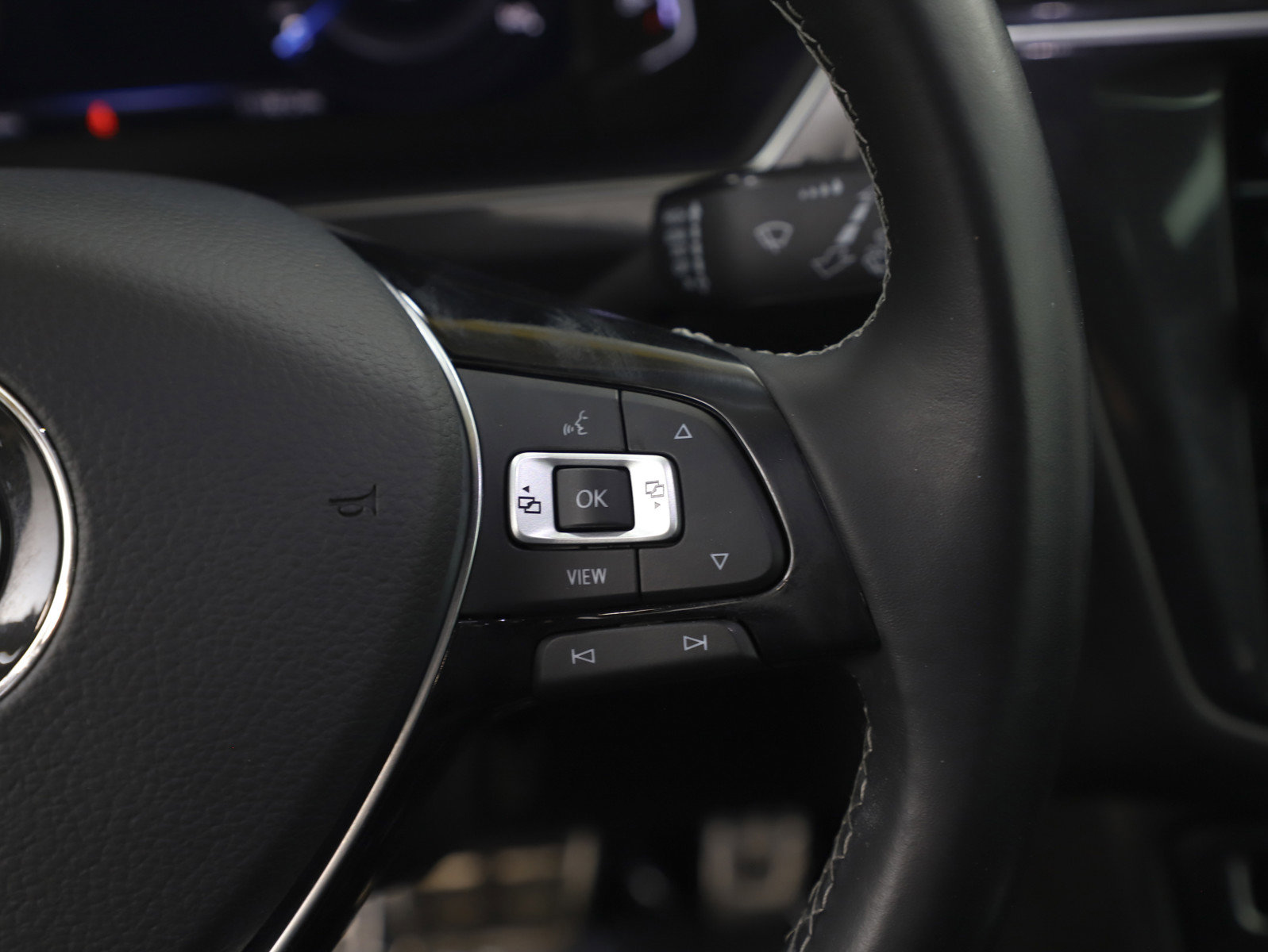 Used 2020 Volkswagen Tiguan SEL Premium R-Line w/ 3rd Row Seat Package image 18