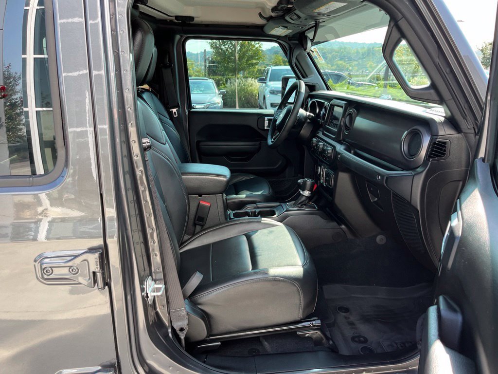 Used 2023 Jeep Gladiator Sport AWD/4WD image 27