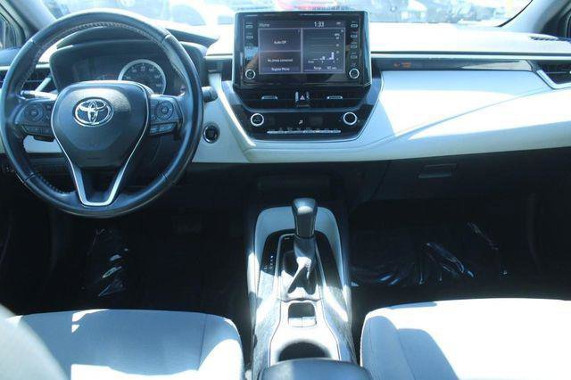 Certified 2020 Toyota Corolla SE w/ SE Premium Package FWD image 11
