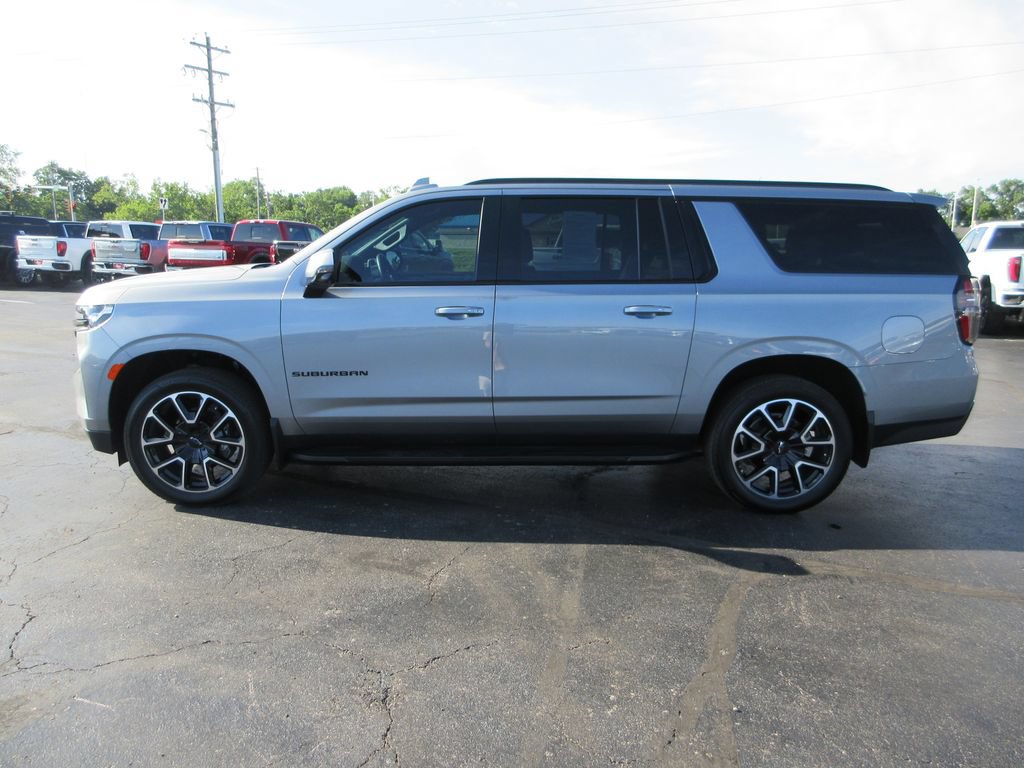 Certified 2024 Chevrolet Suburban RST w/ Luxury Package AWD/4WD image 10