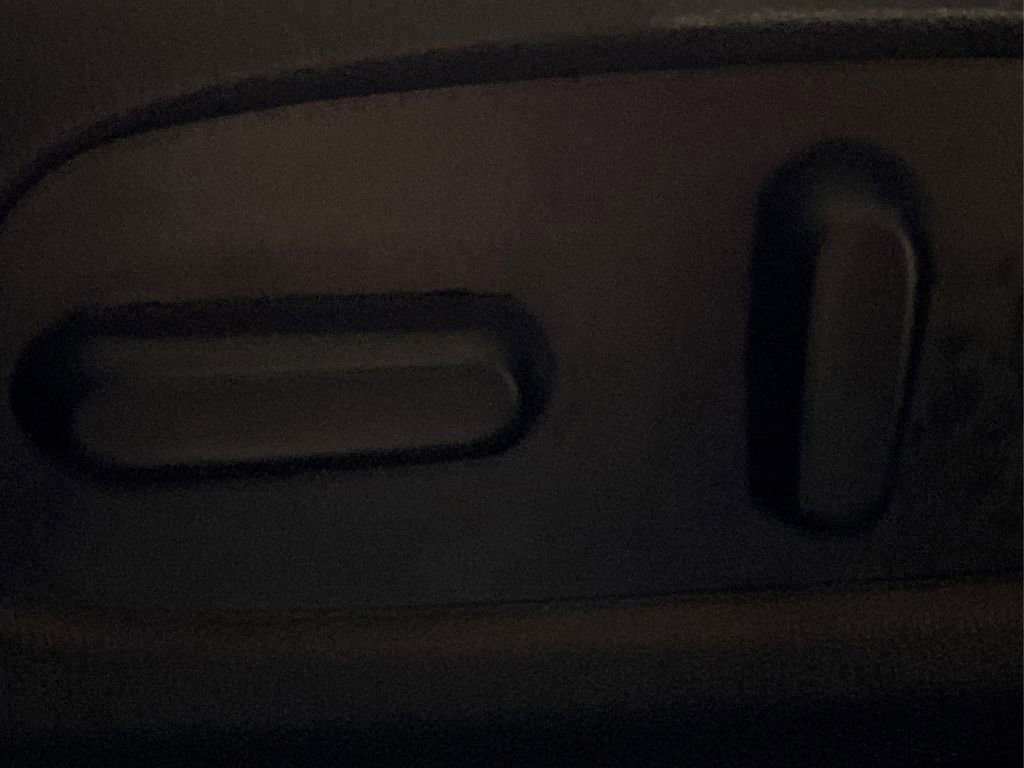 Used 2021 Chevrolet Equinox LT image 32