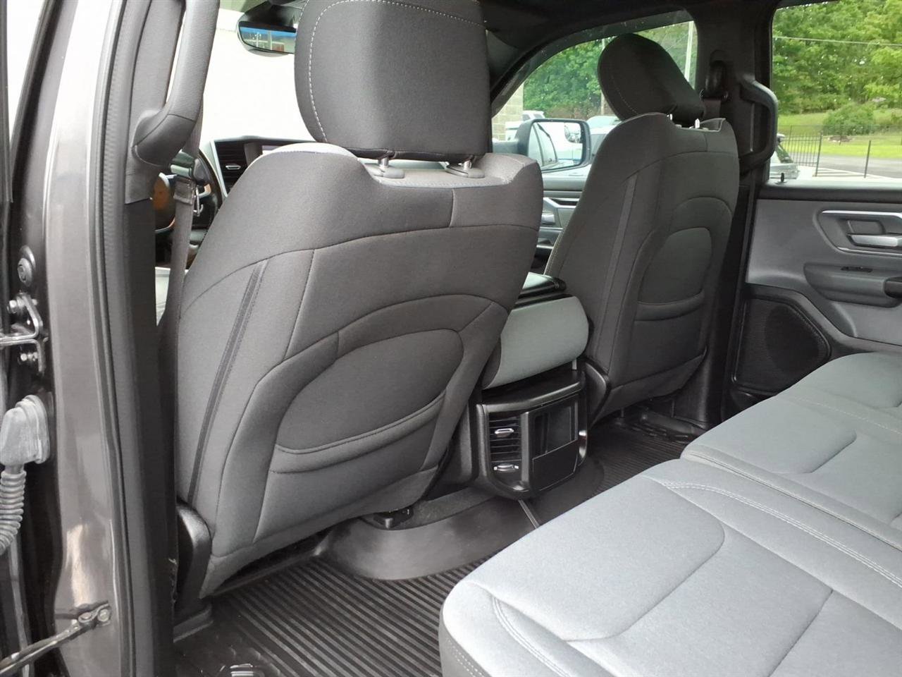 Used 2022 RAM 1500 Big Horn AWD/4WD image 9
