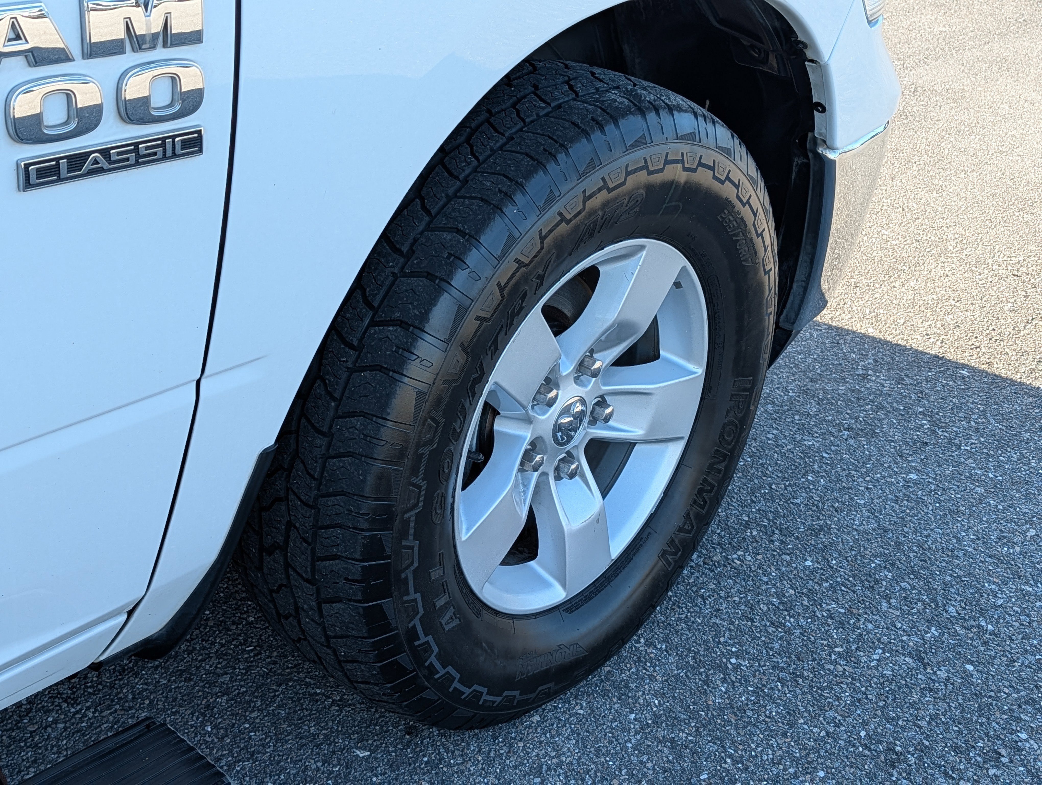 Used 2021 RAM 1500 Classic SLT RWD image 12