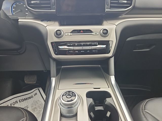 Used 2023 Ford Explorer XLT image 11