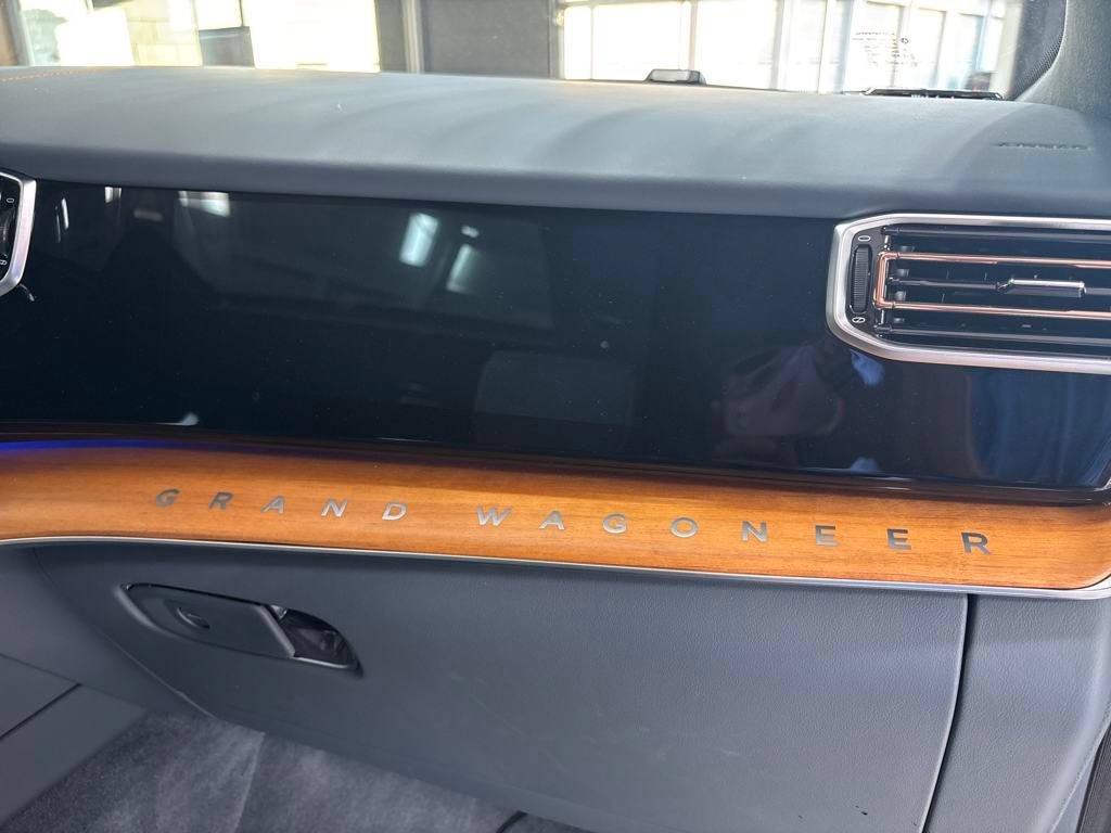 New 2024 Jeep Grand Wagoneer L Series III w/ Rear Seat Video Group 1 AWD/4WD image 27