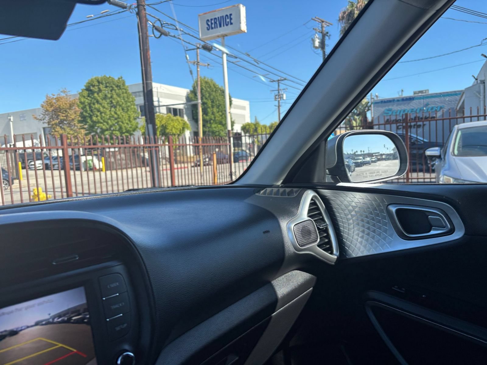 Used 2025 Kia Soul LX w/ LX Technology Package FWD image 35