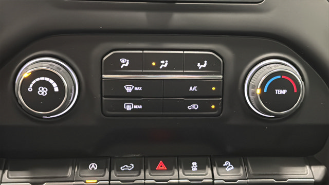Used 2022 Chevrolet Silverado 1500 Custom Trail Boss w/ LPO, Dark Essentials Package AWD/4WD image 17