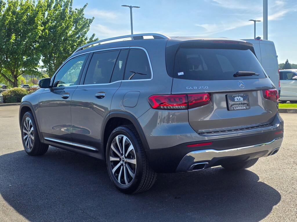 Used 2023 Mercedes-Benz GLB 250 image 4