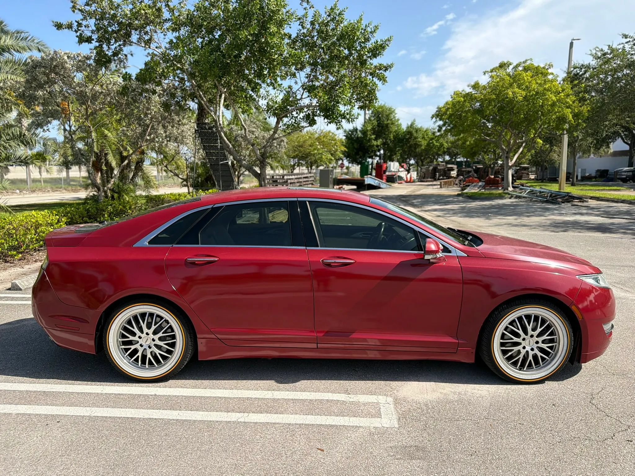 Used 2016 Lincoln MKZ w/ Equipment Group 300A Reserve FWD image 8