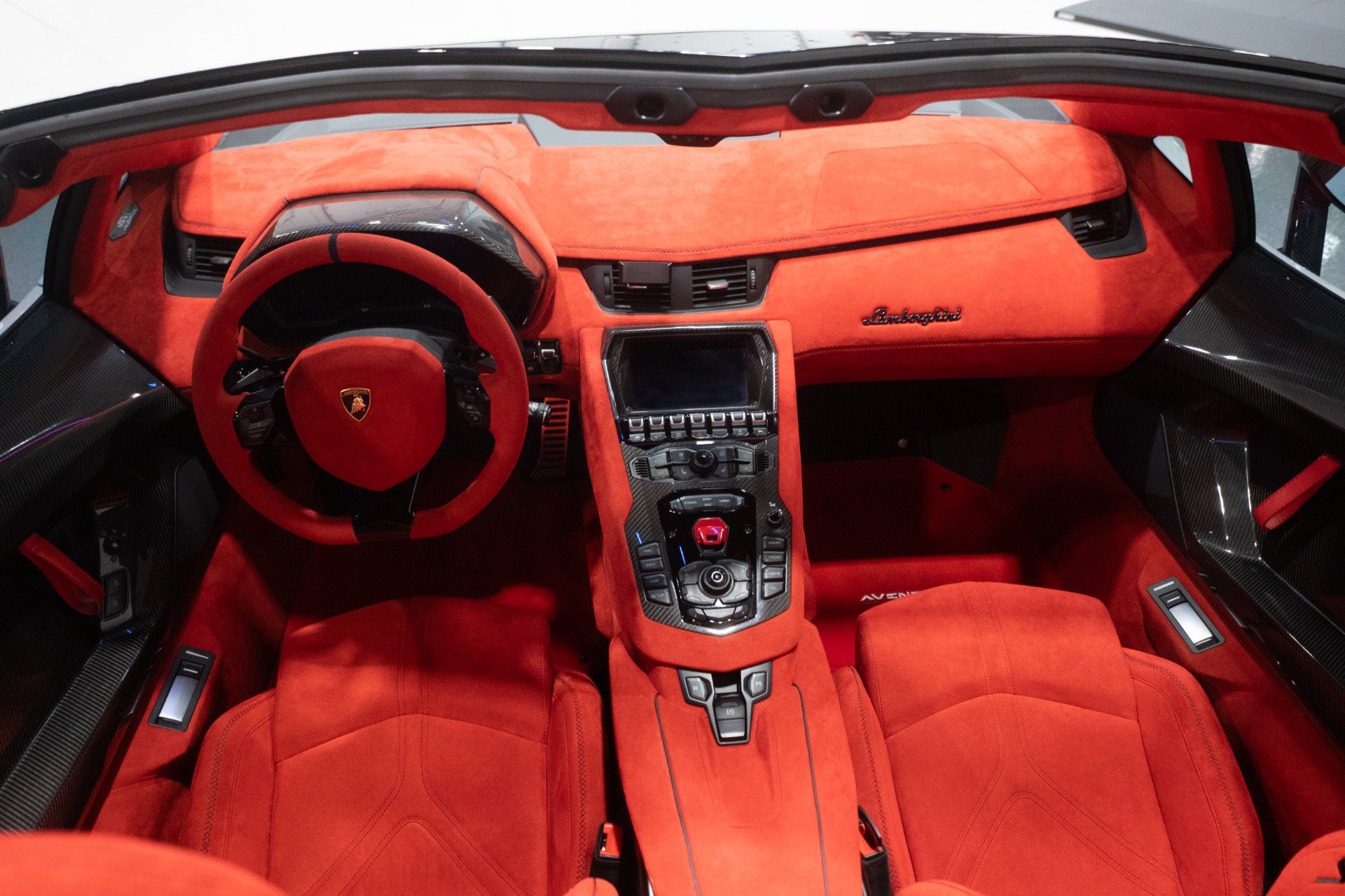 Used 2020 Lamborghini Aventador SVJ AWD/4WD image 7