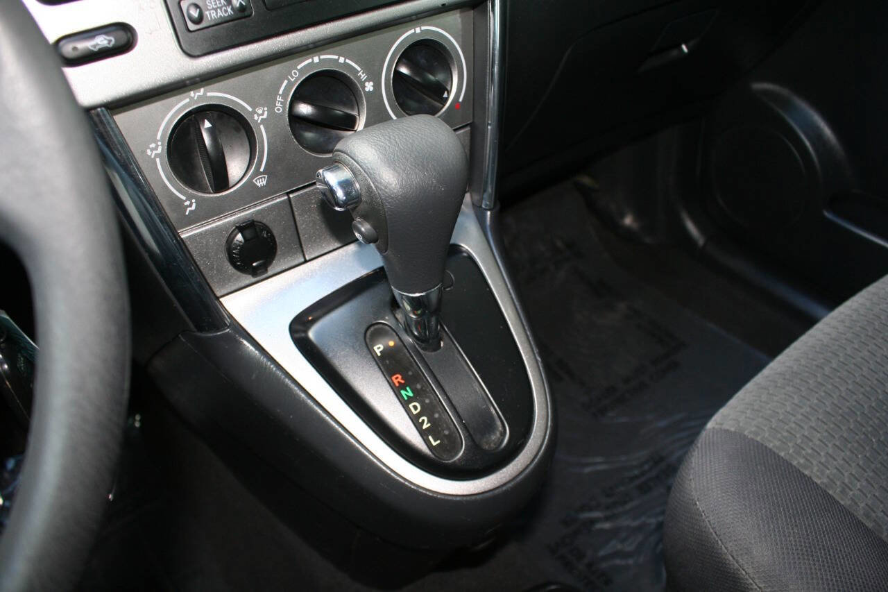 Used 2005 Toyota Matrix FWD image 16